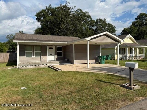 Homes For Sale - 712 N Haugh Avenue<br/> Picayune, MS 39466