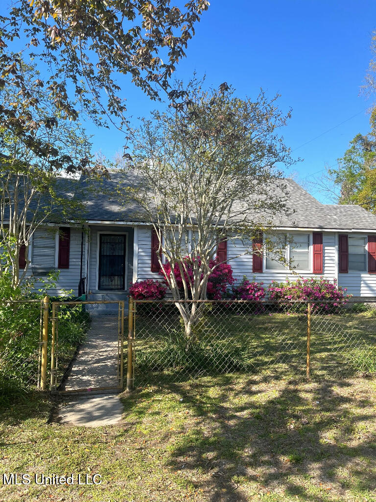 2016 19th Street, Gulfport, Mississippi image 1