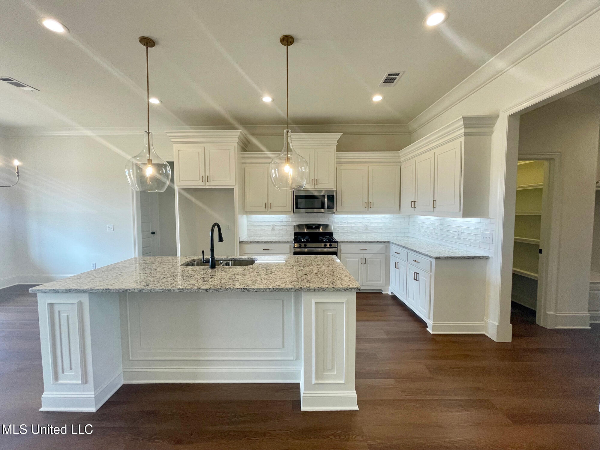 473 Aurora Circle, Canton, Mississippi image 11