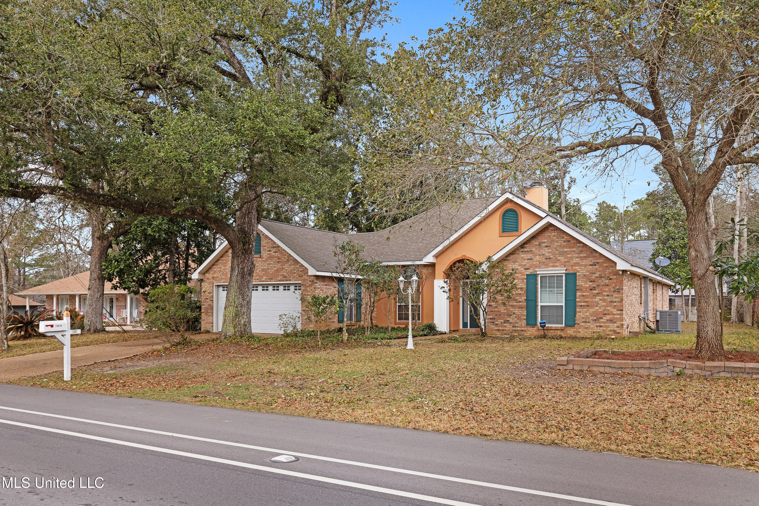 74616 N Diamondhead Drive, Diamondhead, Mississippi image 2