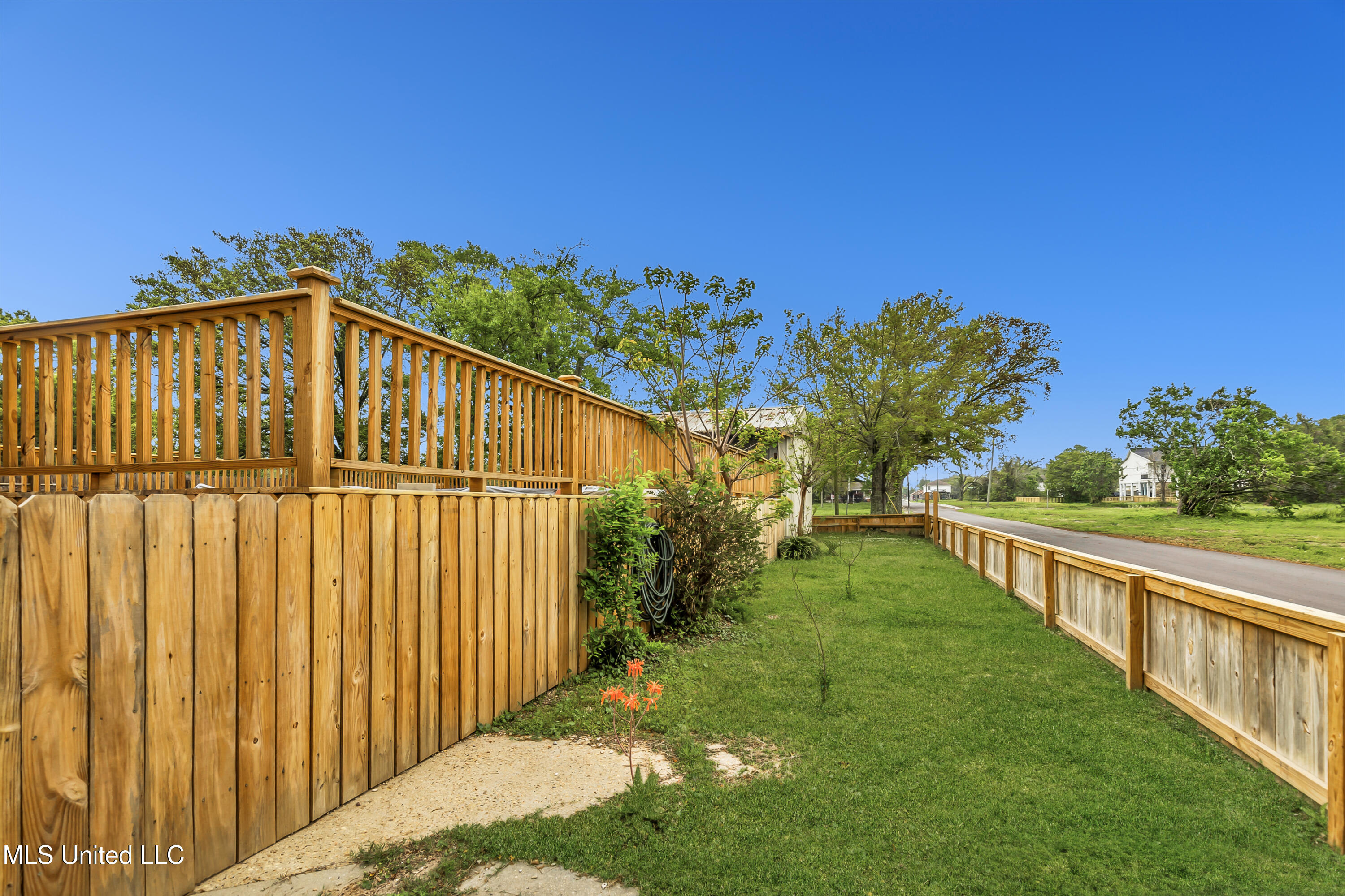 395 Bonner Drive, Biloxi, Mississippi image 35