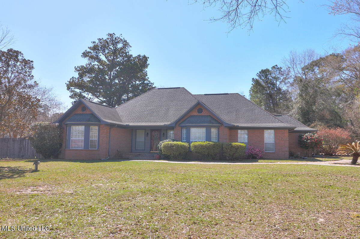 18442 Deer Drive, Saucier, Mississippi image 1