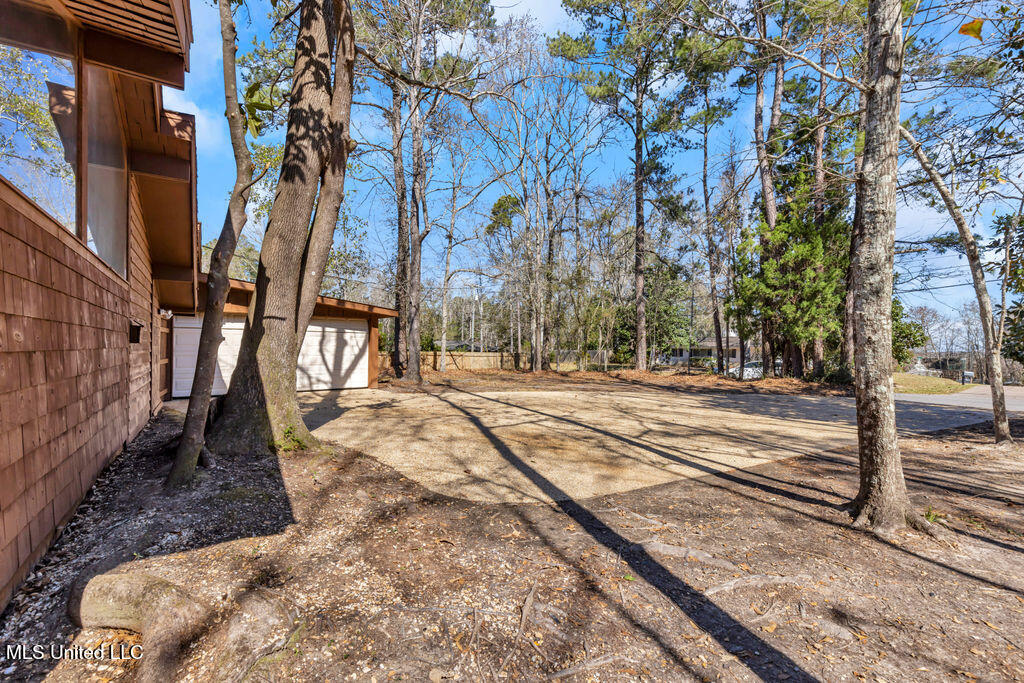 8305 Pine Cone Drive, Gautier, Mississippi image 39