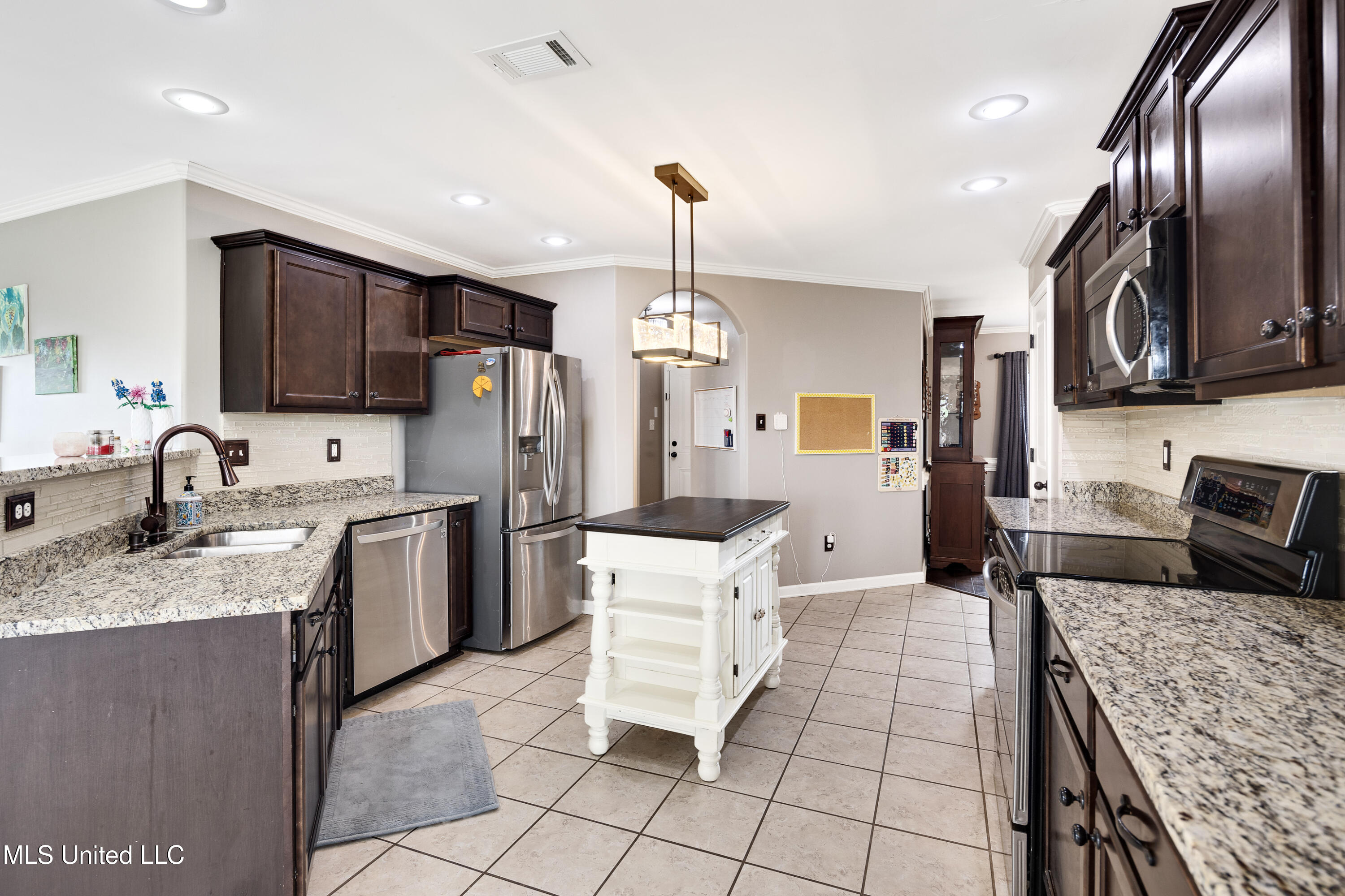 13525 Lapstone Loop, Olive Branch, Mississippi image 9