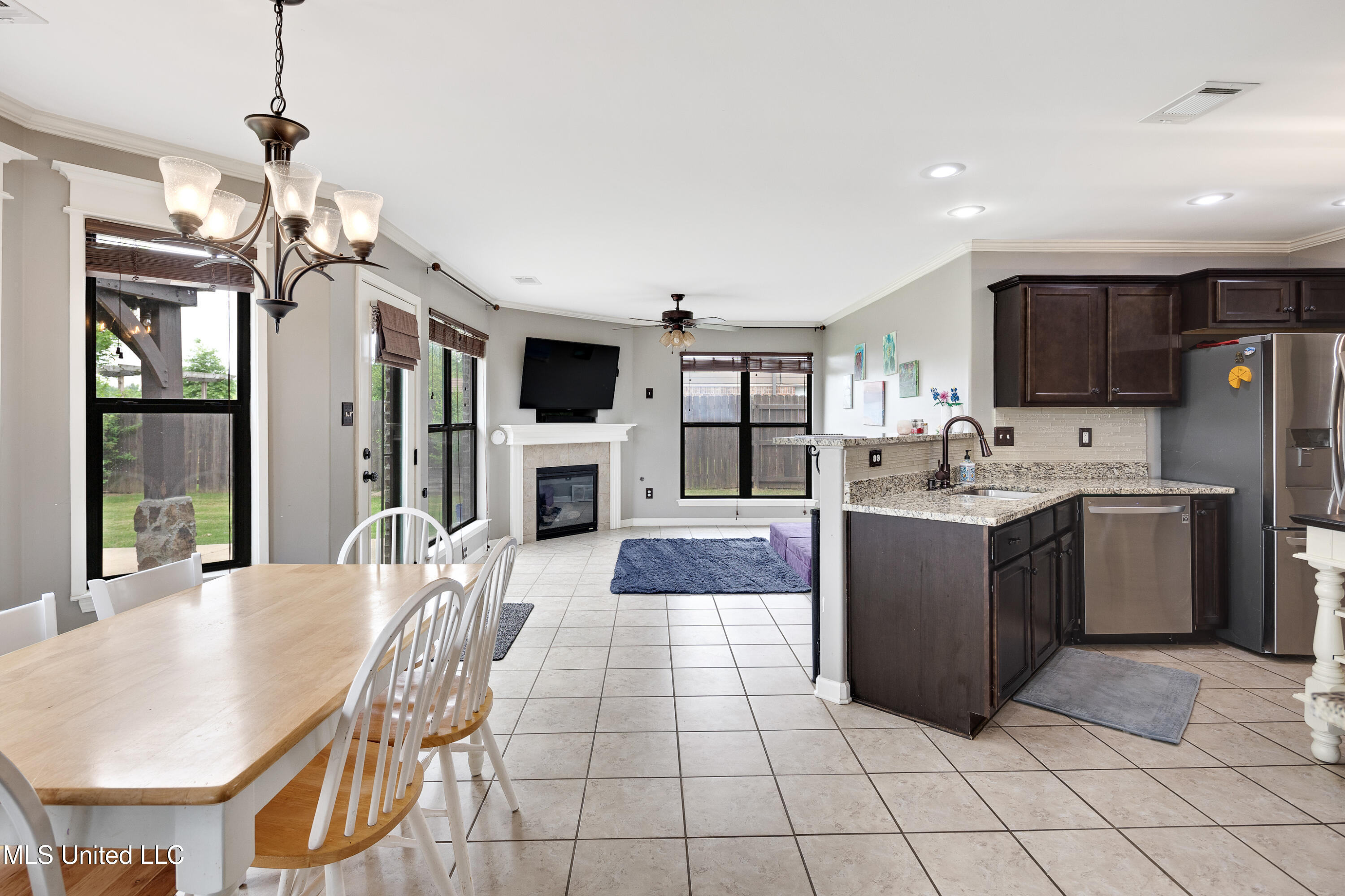 13525 Lapstone Loop, Olive Branch, Mississippi image 8