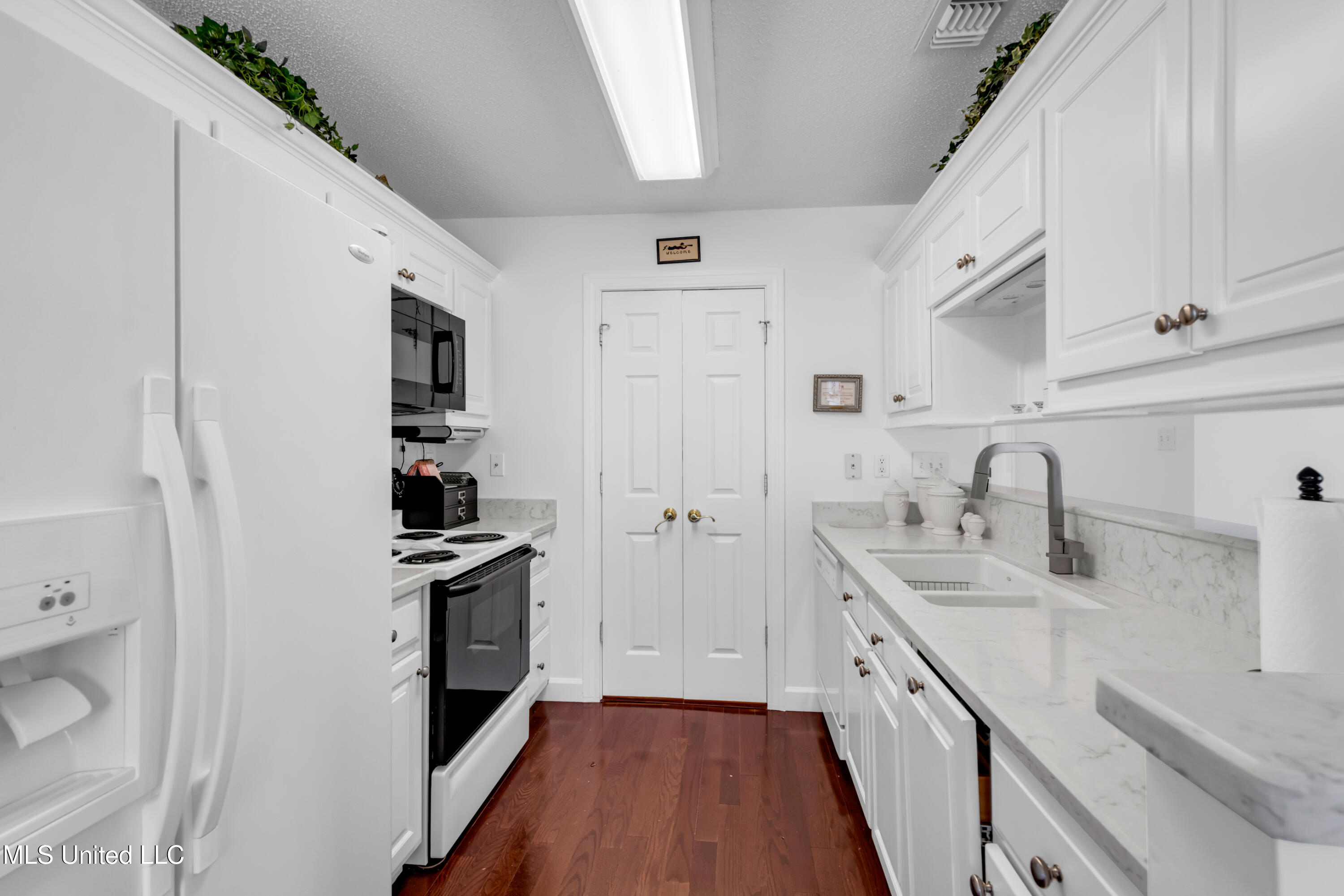 2390 Carter Road, Biloxi, Mississippi image 11