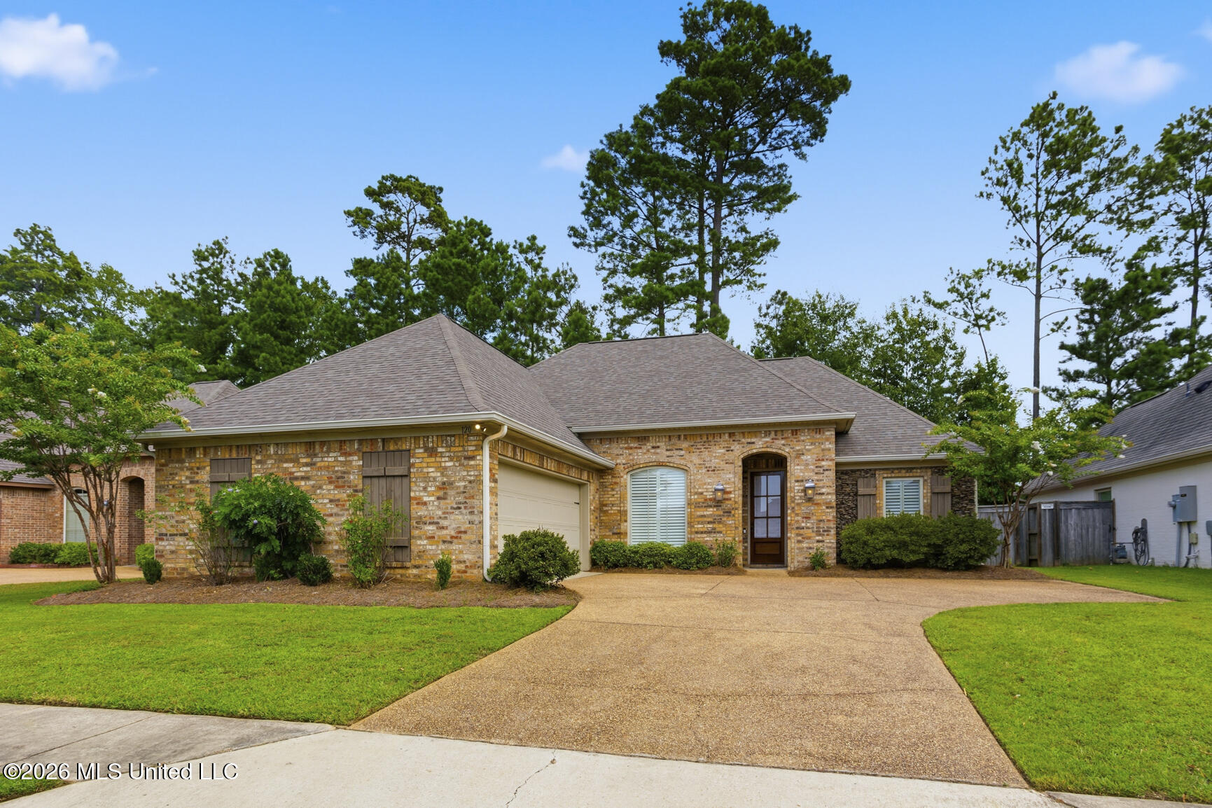 Photo 1 of 28 — 120 Provonce Park, Brandon, MS 39042