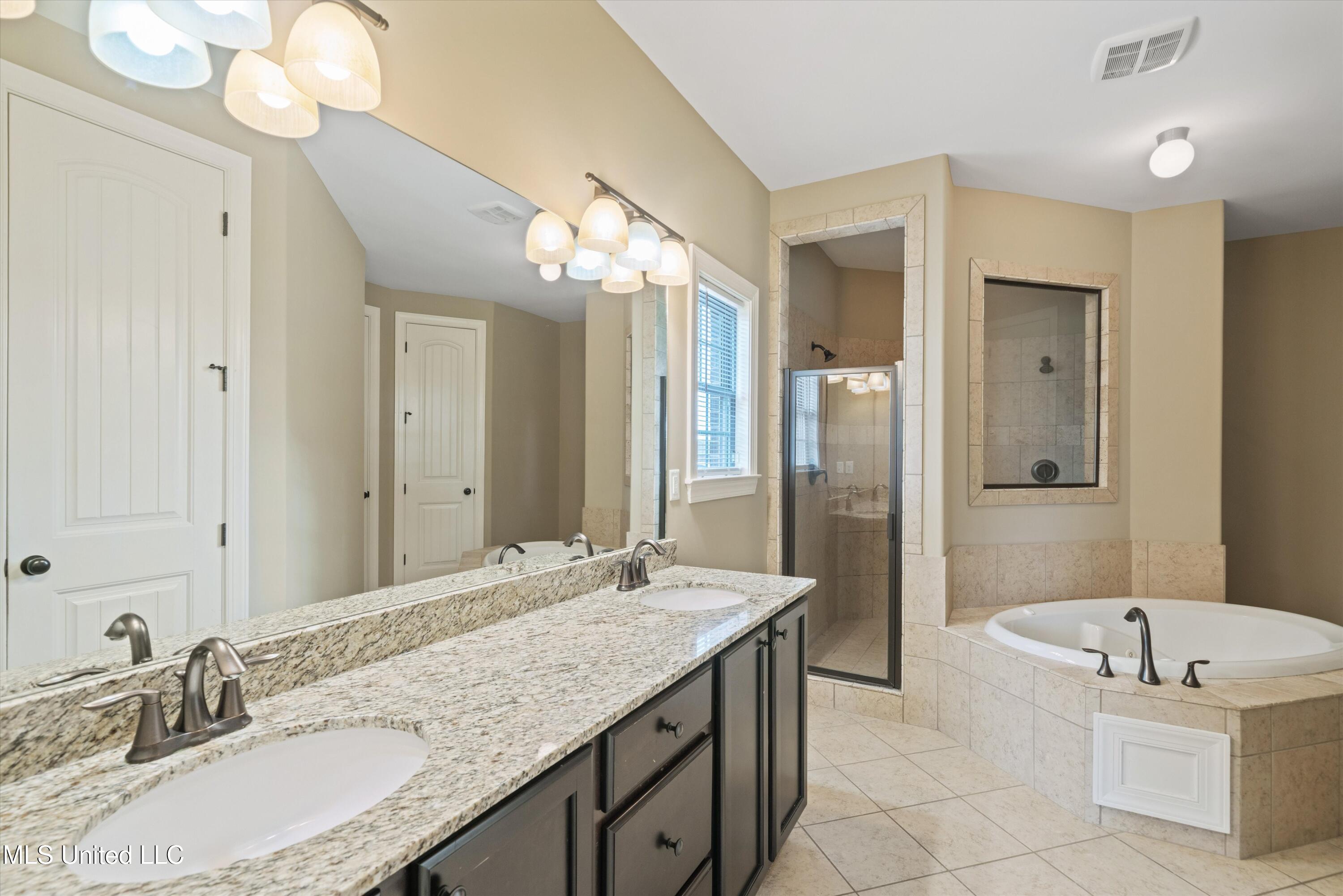 4913 Deer Run Road, Olive Branch, Mississippi image 17