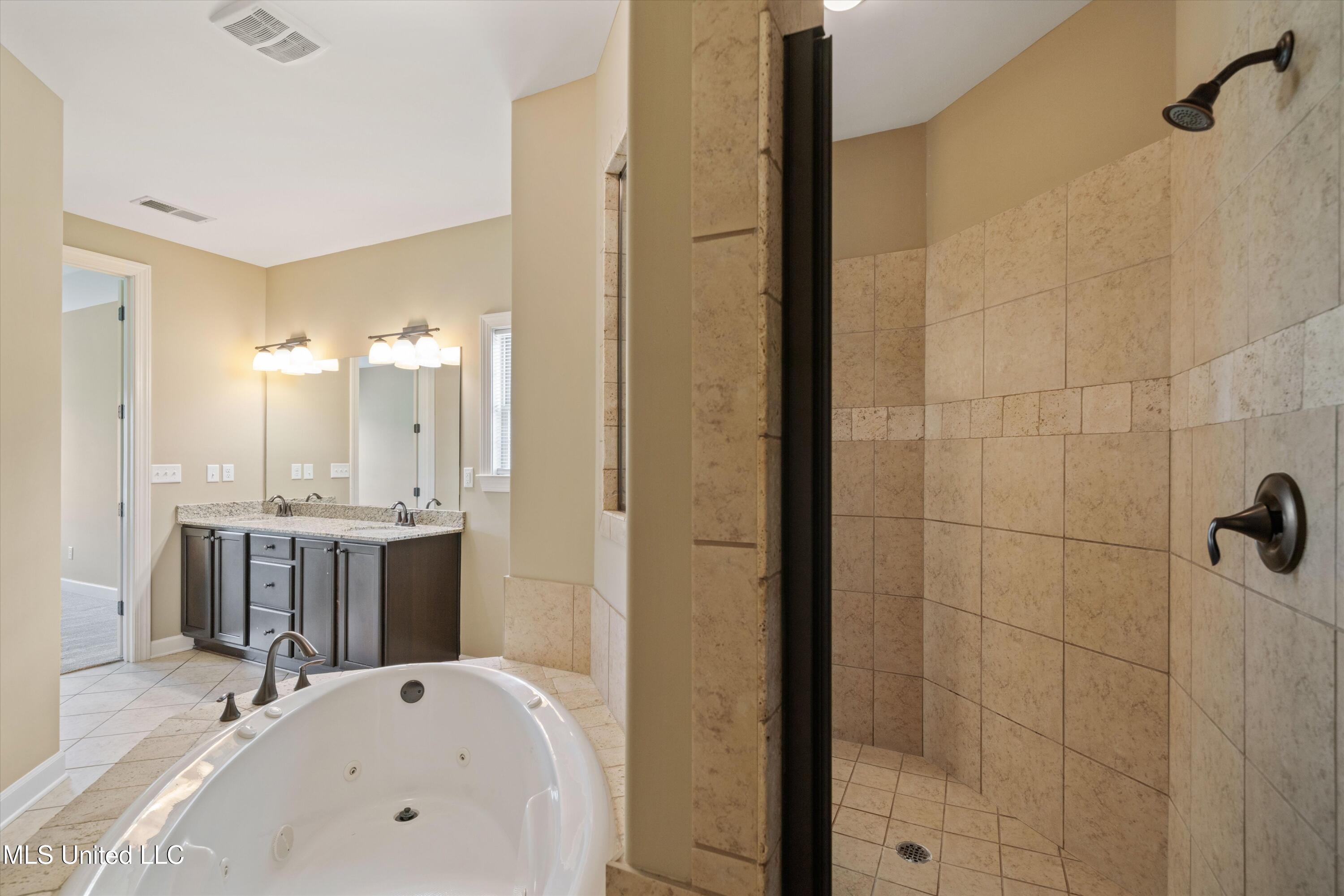 4913 Deer Run Road, Olive Branch, Mississippi image 18