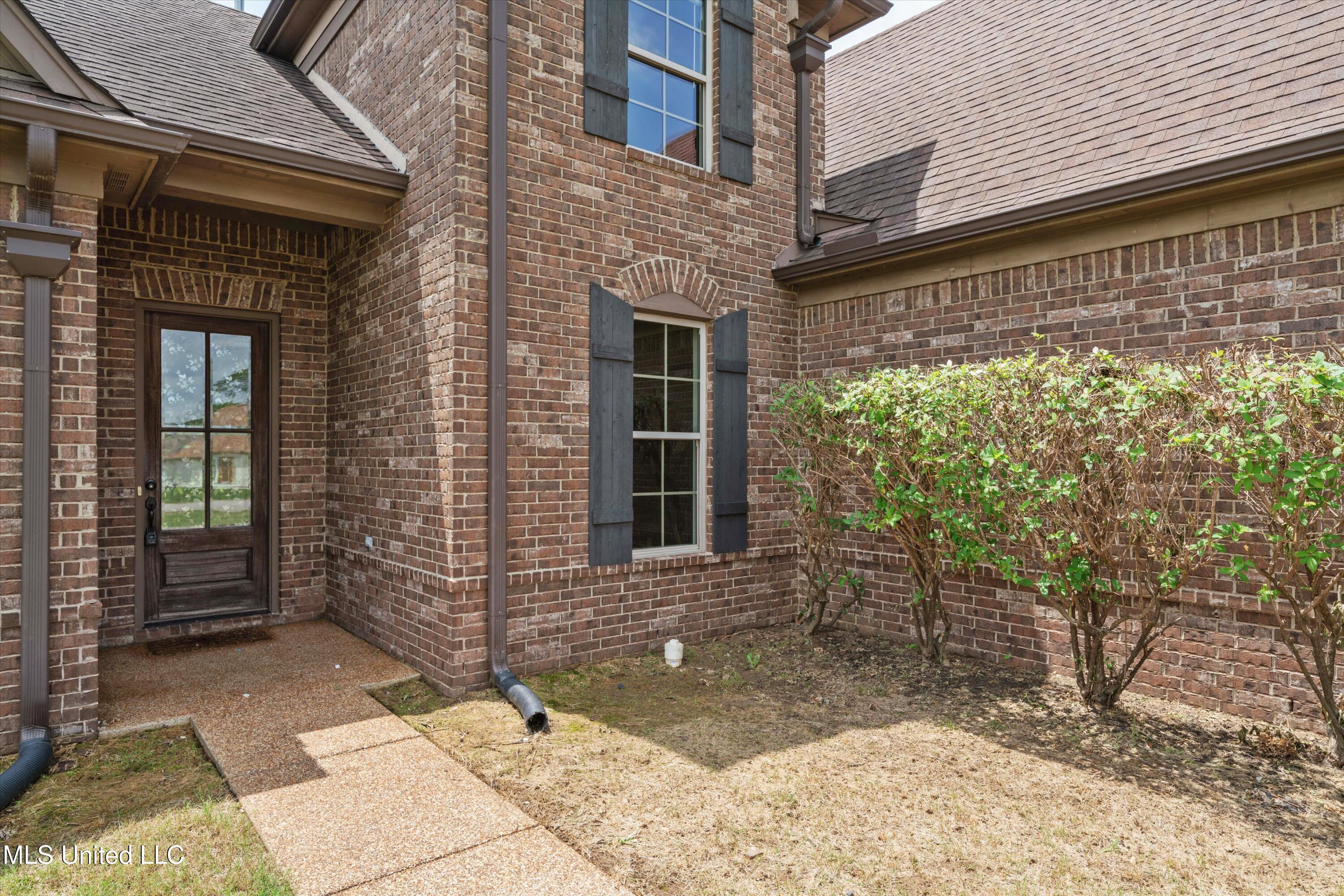 4913 Deer Run Road, Olive Branch, Mississippi image 2