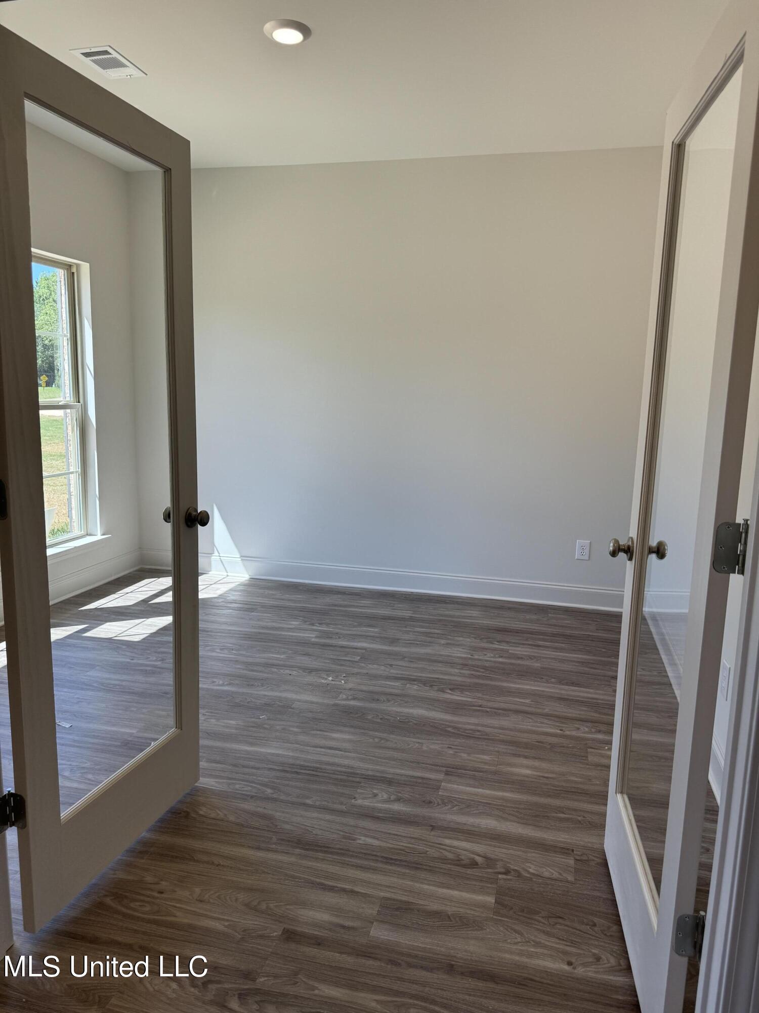229 Deerfield Club Drive, Canton, Mississippi image 4