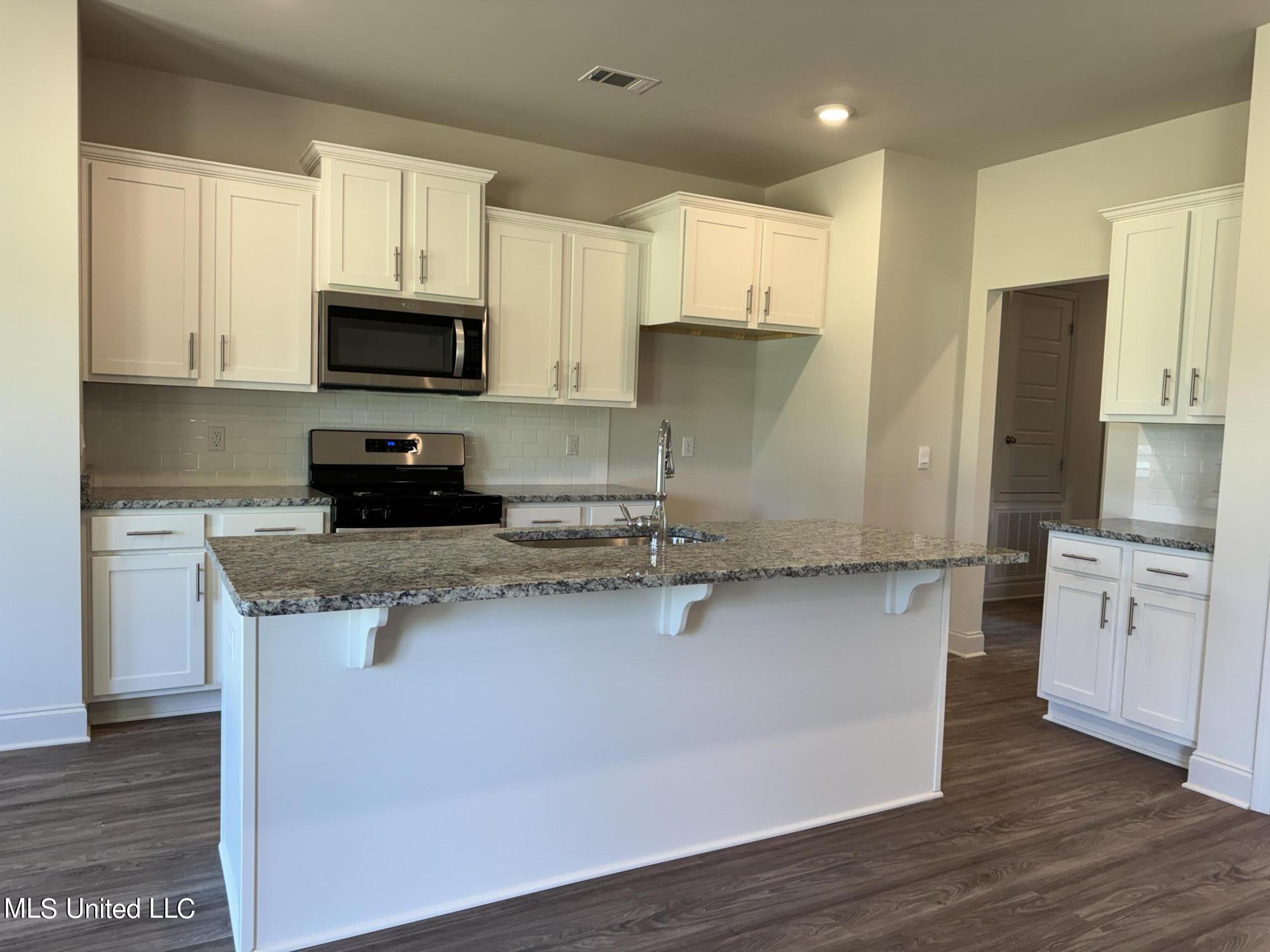229 Deerfield Club Drive, Canton, Mississippi image 3