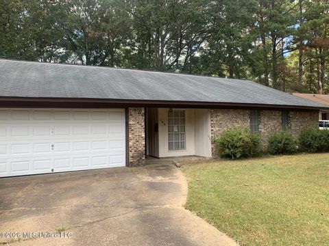 Homes For Sale - 145 W Woodcrest Drive<br/> Jackson, MS 39212