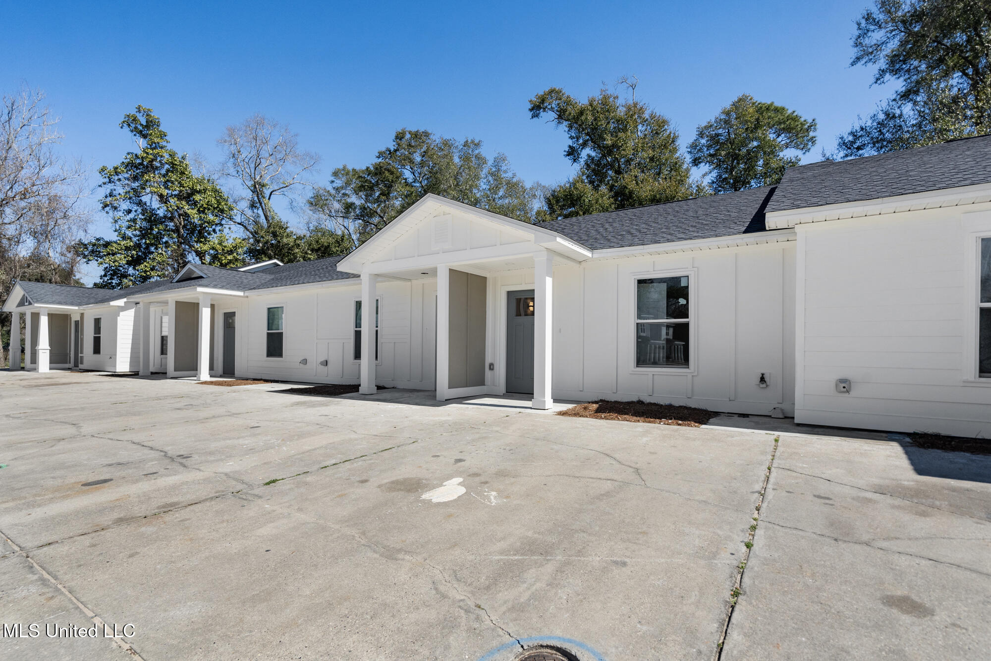 404 Westbury Glen Lane, Gulfport, Mississippi image 2