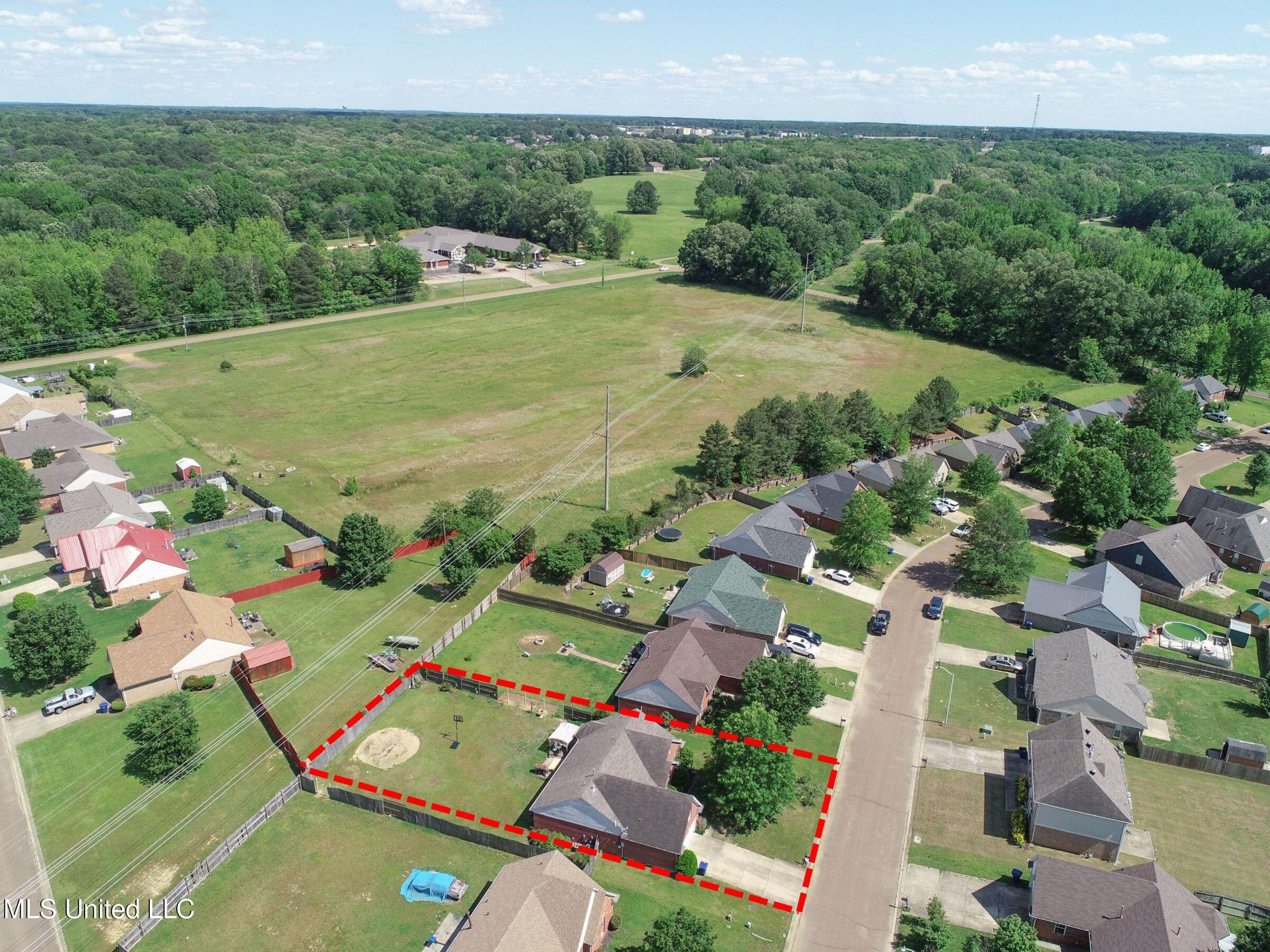 120 Oakleigh Drive, Batesville, Mississippi image 3