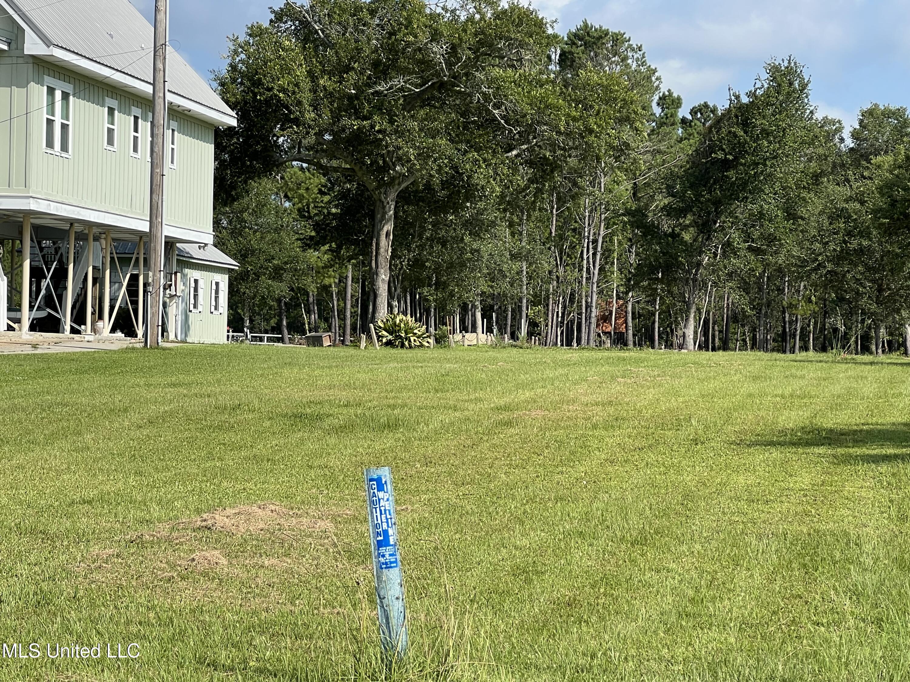 922 S Beach Boulevard, Waveland, Mississippi image 1