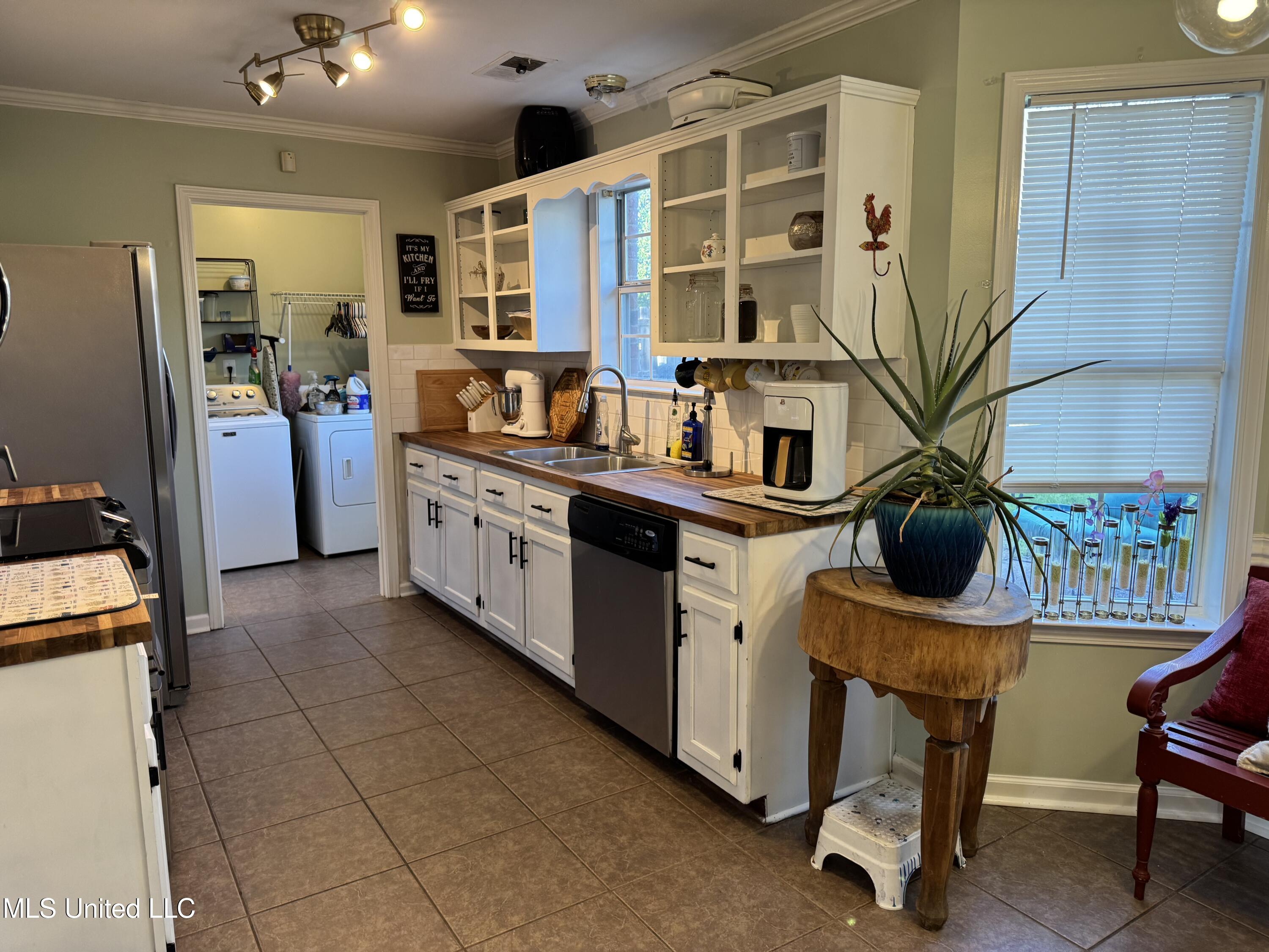 9416 E Geneva Loop, Olive Branch, Mississippi image 8