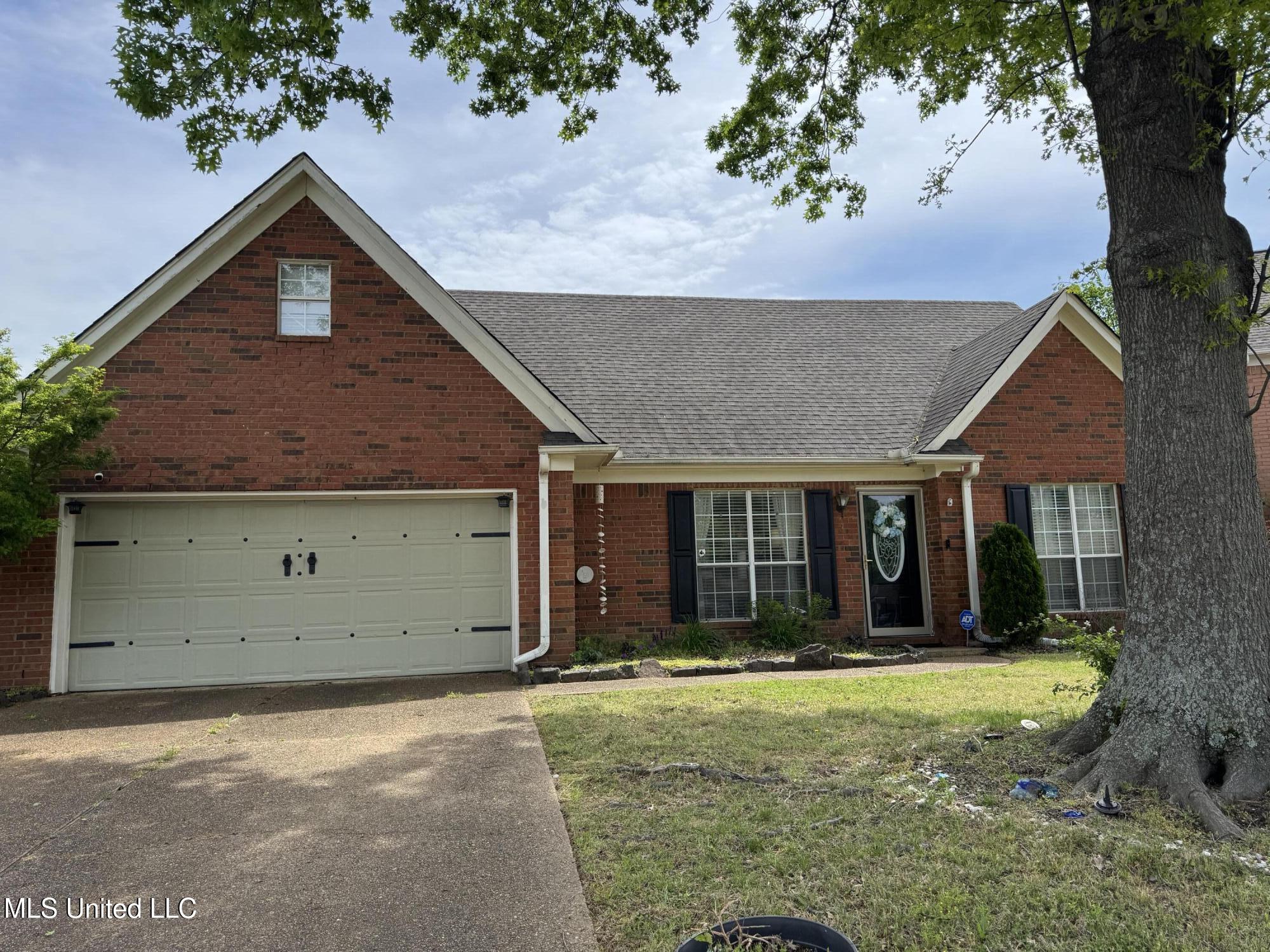 9416 E Geneva Loop, Olive Branch, Mississippi image 1