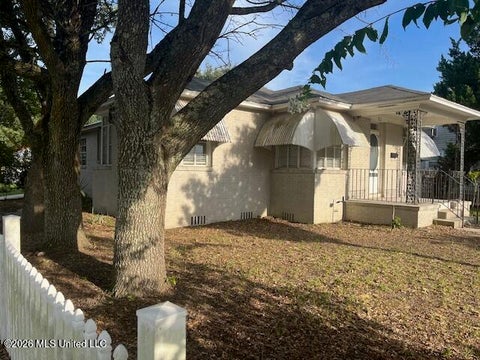 Homes For Sale - 312 Porter Avenue<br/> Biloxi, MS 39530
