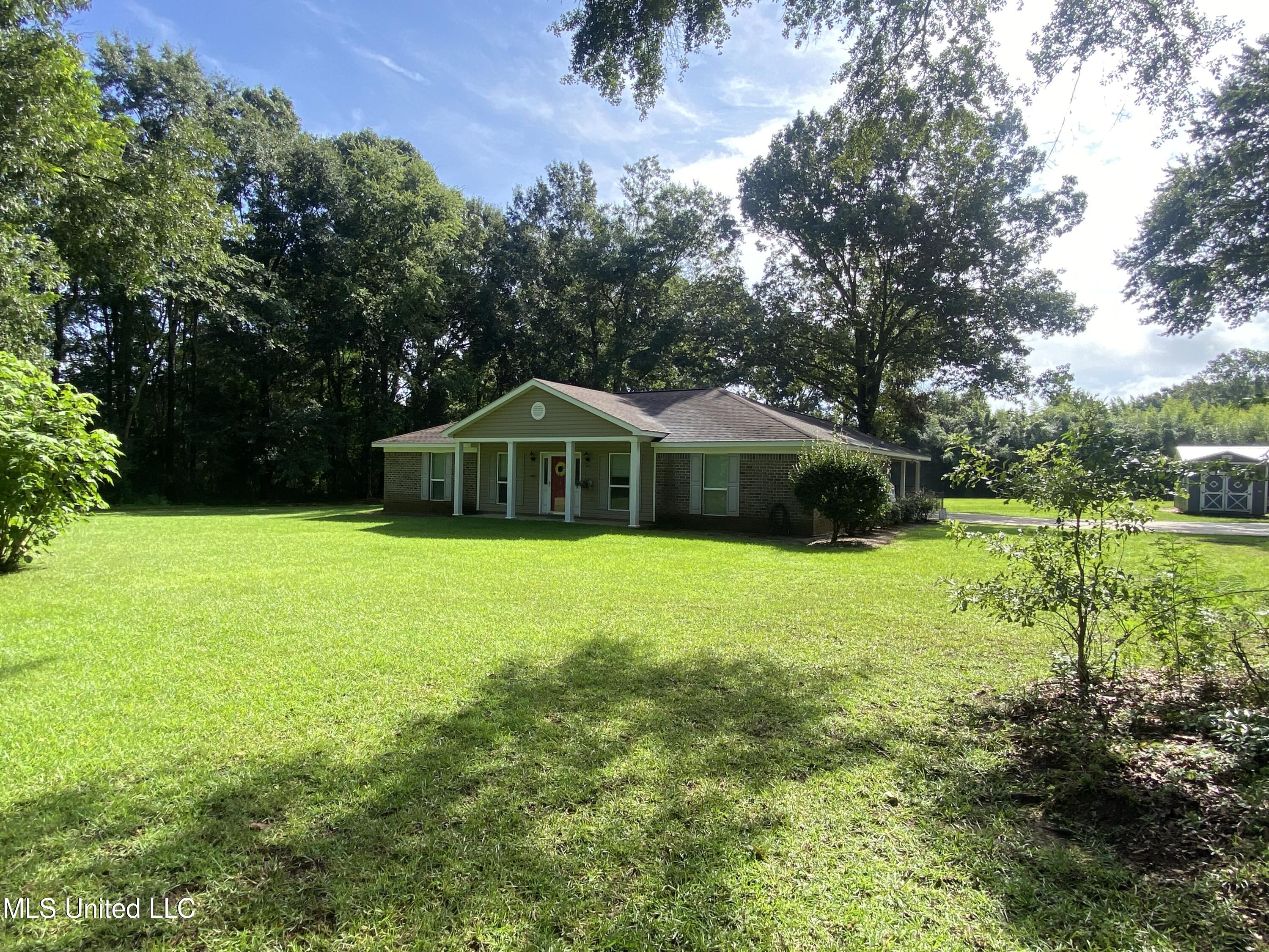 118 Penny Lane, Lucedale, Mississippi image 1