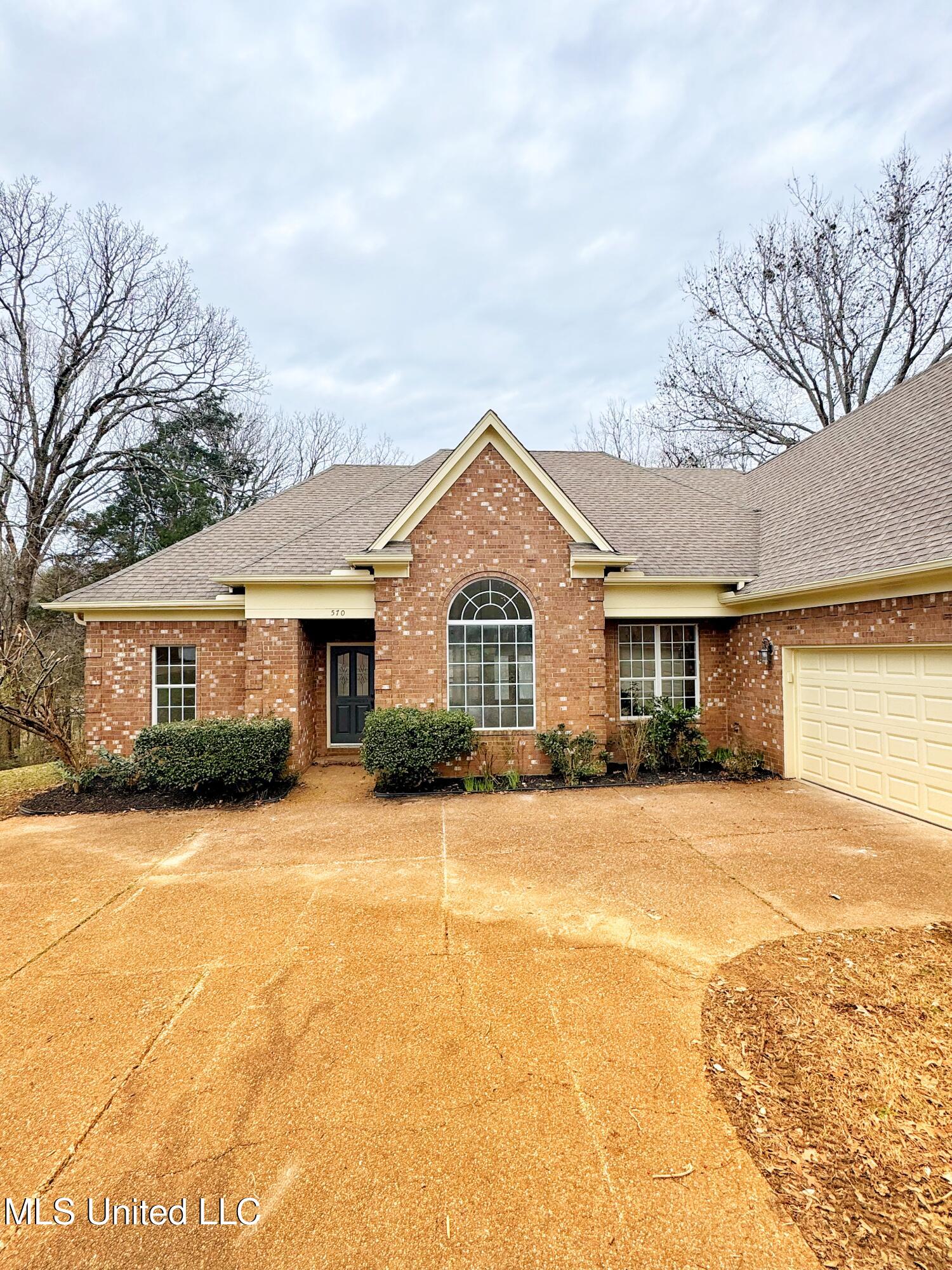 570 Cedar Grove Cove, Hernando, Mississippi image 2