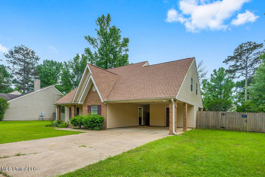 529 Stonecreek Drive, Brandon, Mississippi image 1