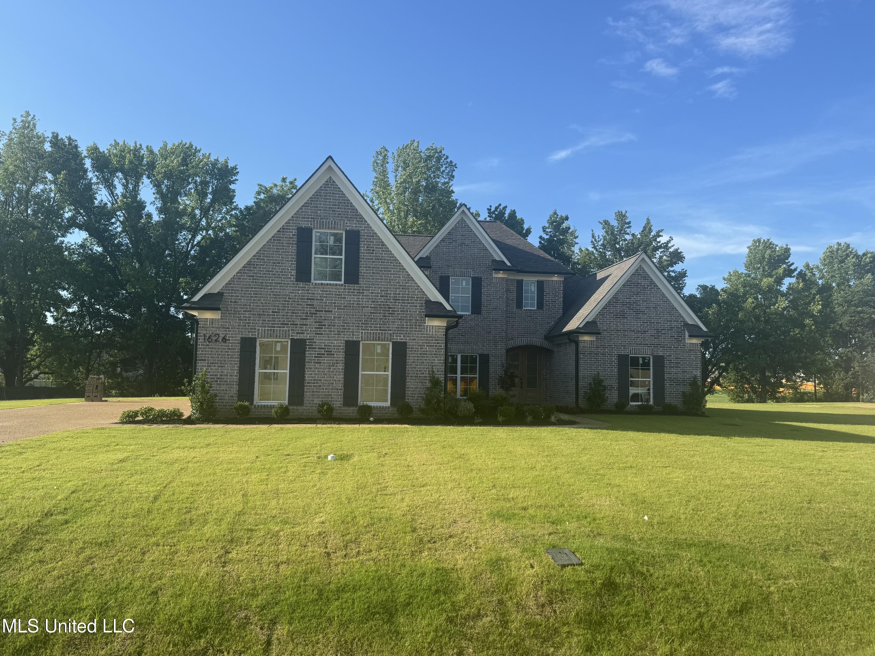 1626 Ashtons Lane, Hernando, Mississippi image 1