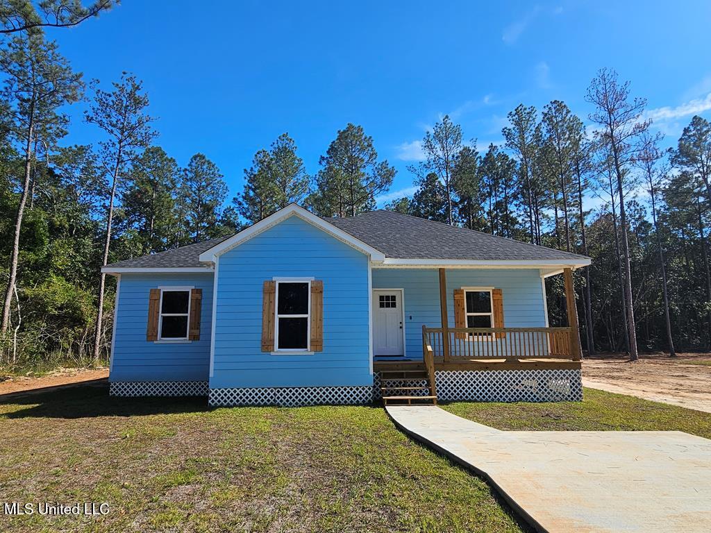 1717 E Lakeshore Drive, Carriere, Mississippi image 1
