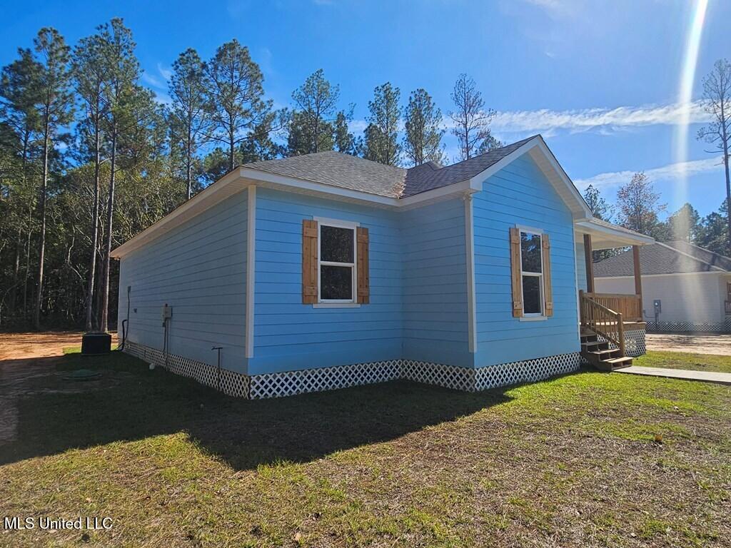 1717 E Lakeshore Drive, Carriere, Mississippi image 16