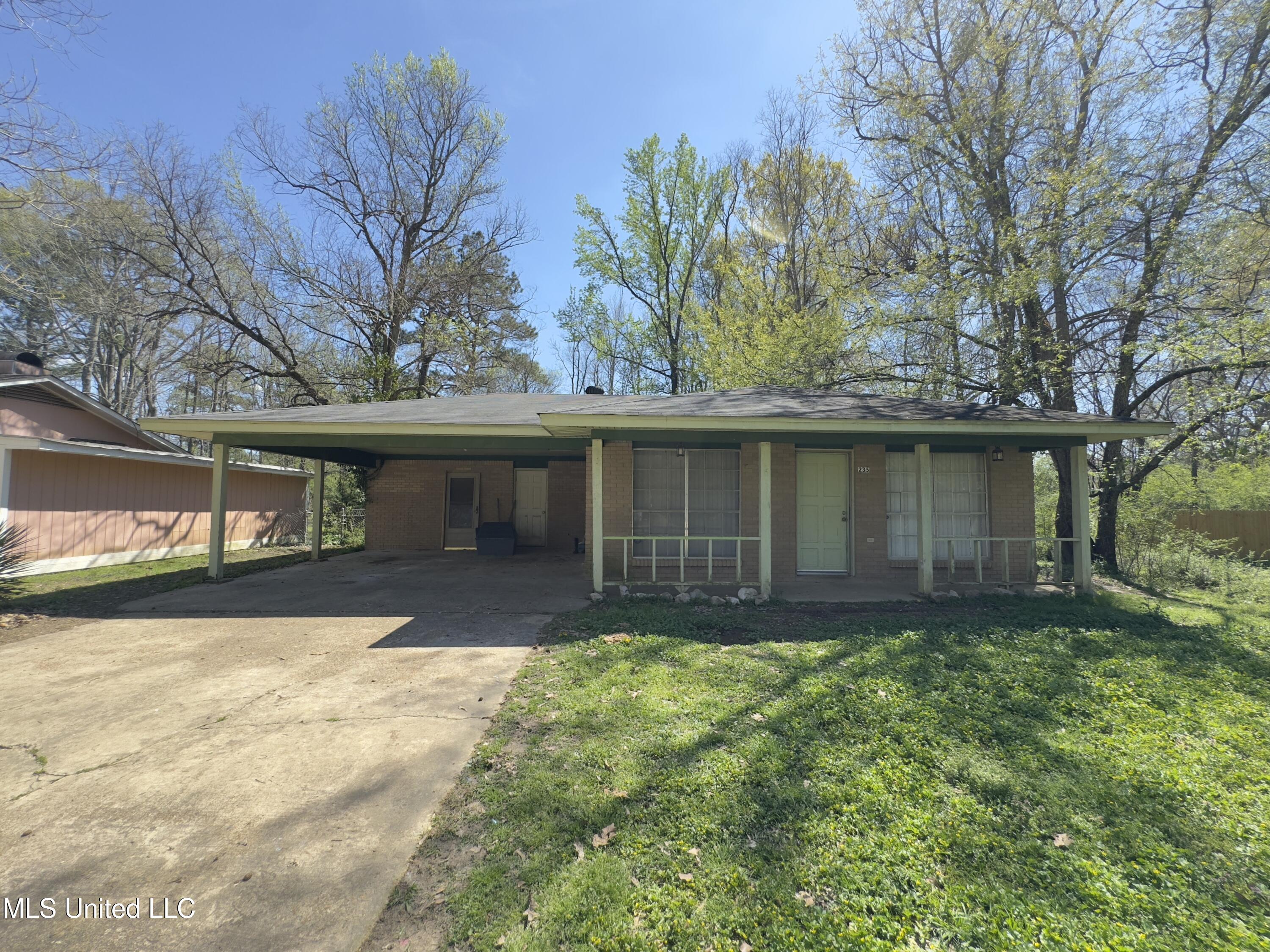 235 Ramada Circle, Jackson, Mississippi image 1
