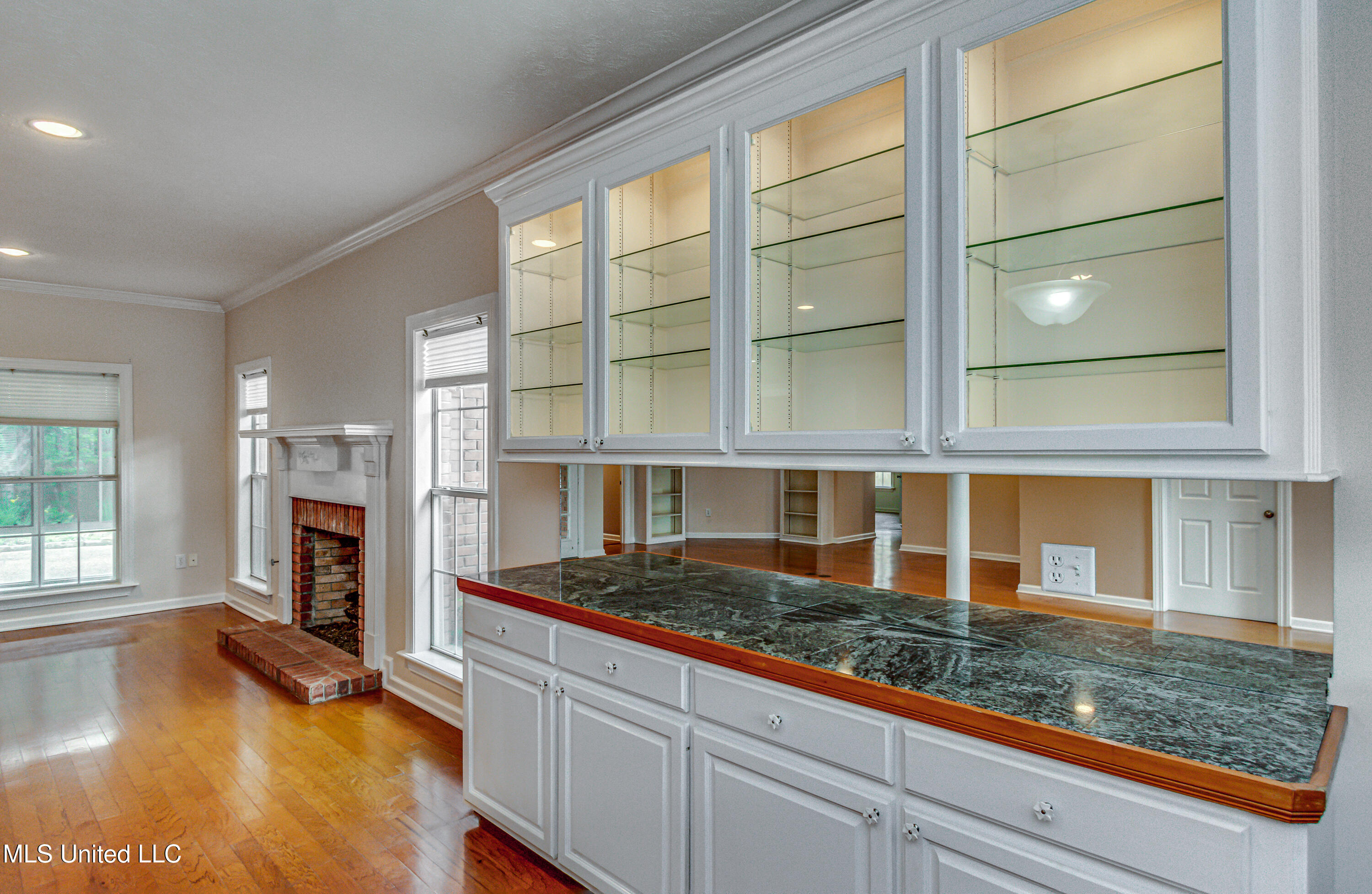 562 Spring Lake Drive, Pearl, Mississippi image 15