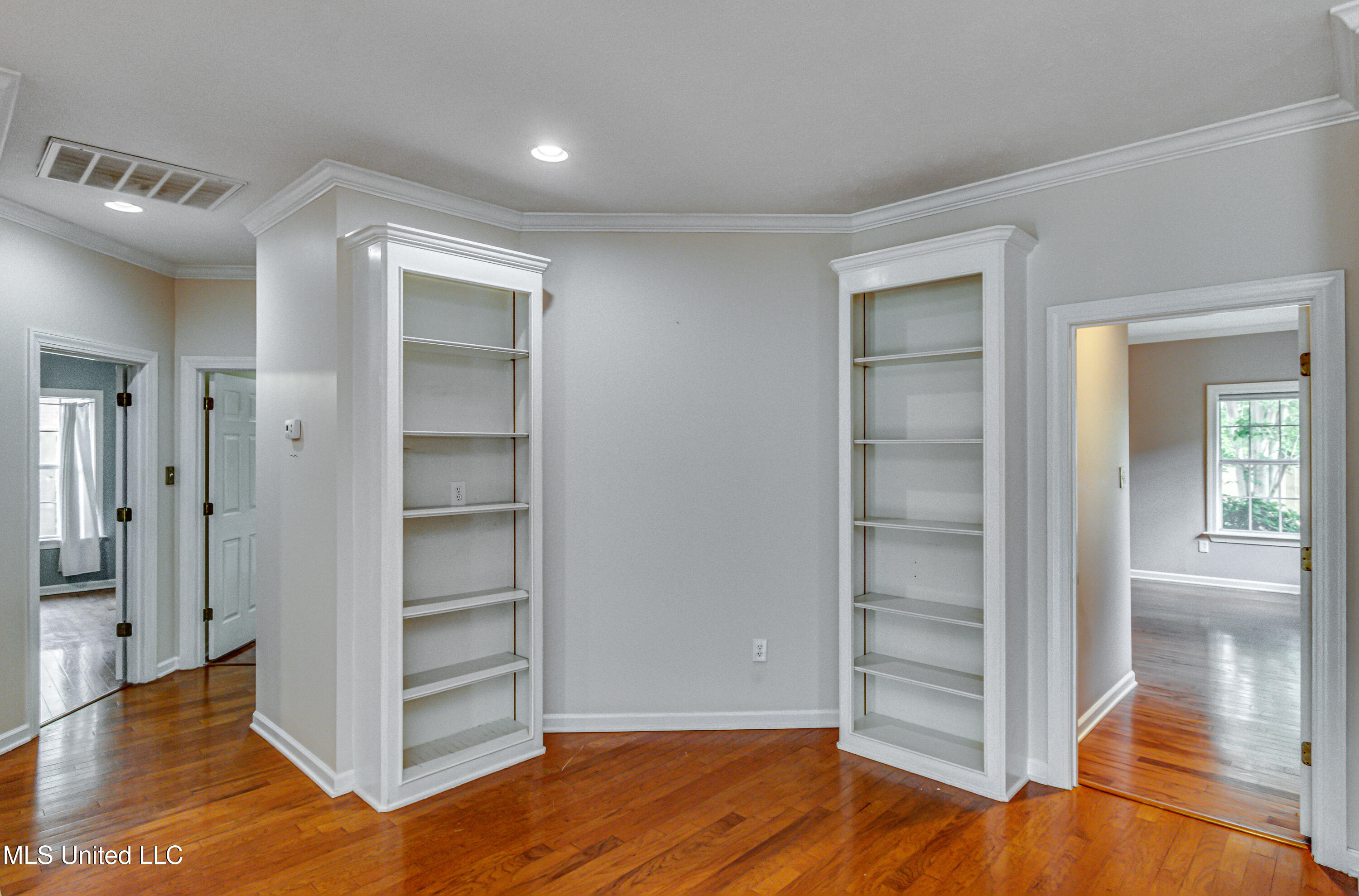 562 Spring Lake Drive, Pearl, Mississippi image 22