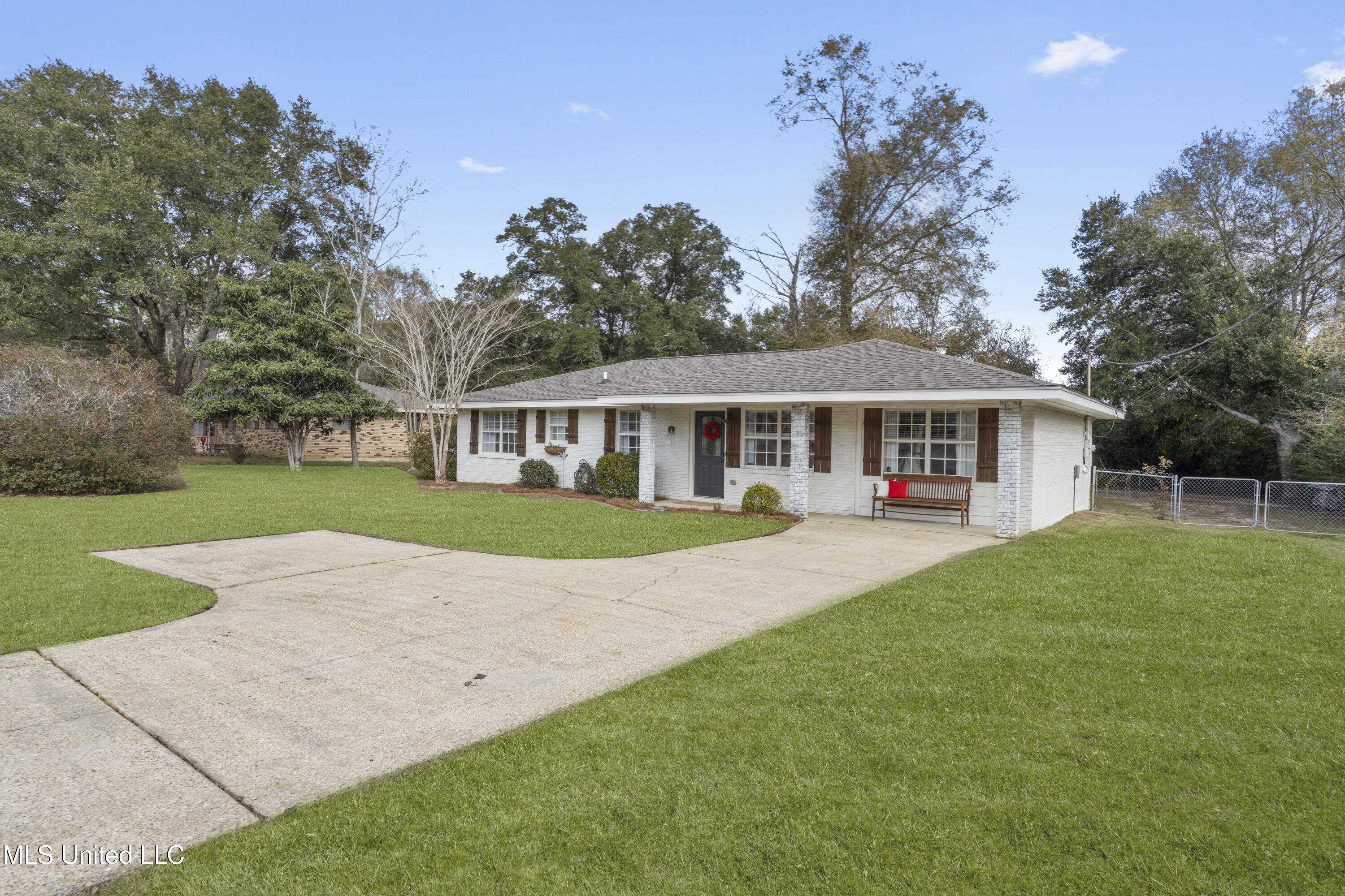 16348 Willow Oak Drive, Biloxi, Mississippi image 2