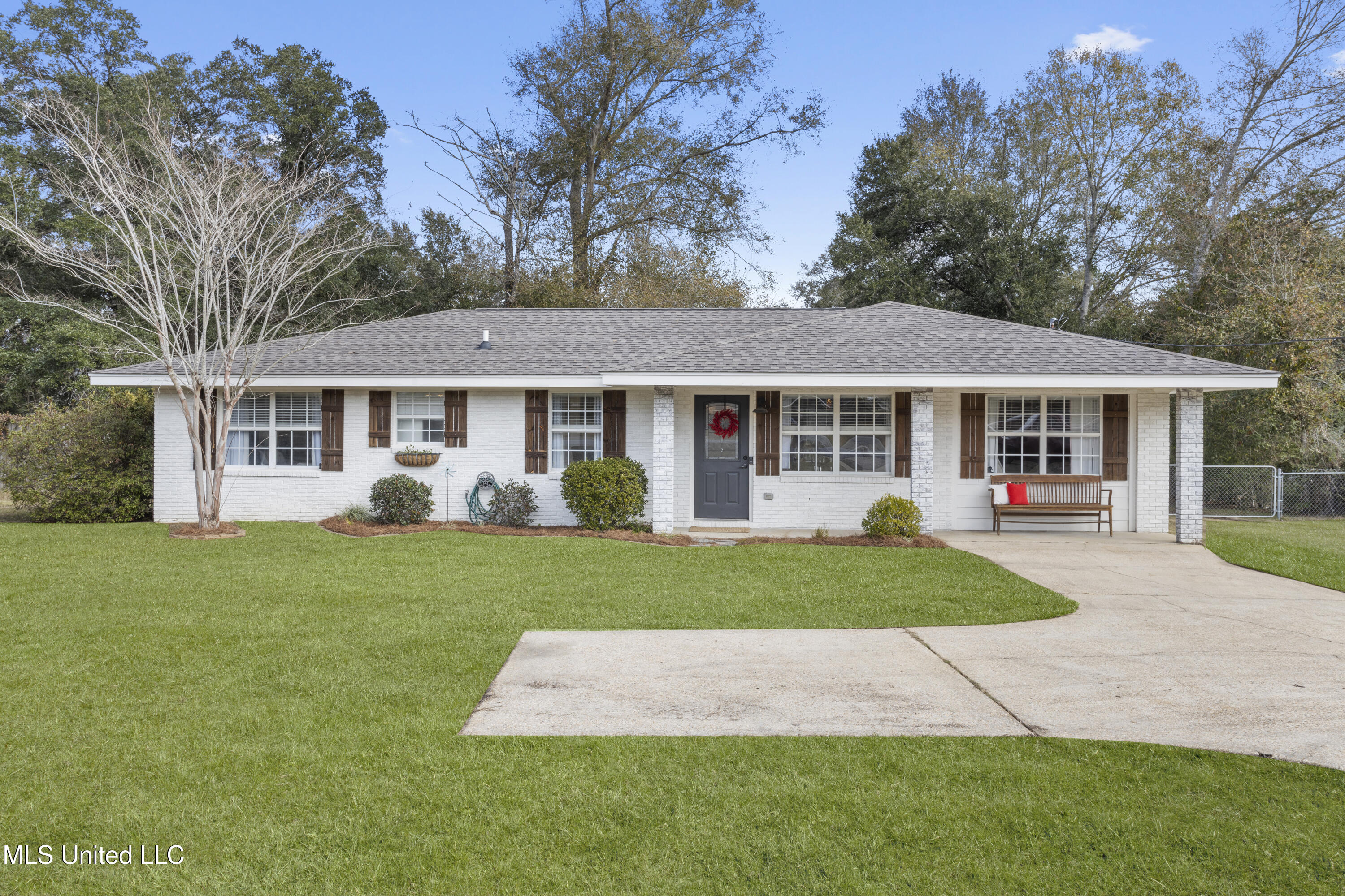 16348 Willow Oak Drive, Biloxi, Mississippi image 1