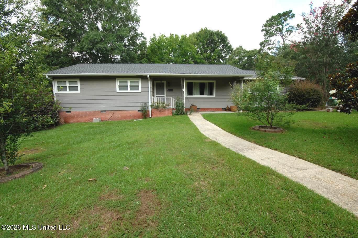 Photo 1 of 22 — 1211 Carter Drive, Hattiesburg, MS 39402