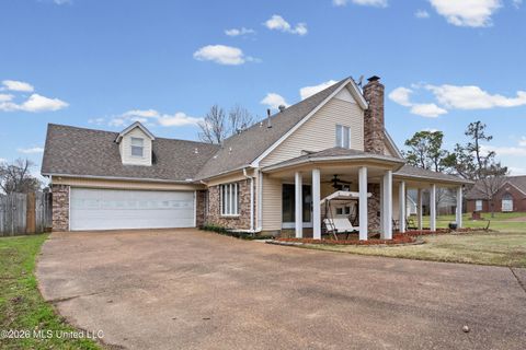 Homes For Sale - 1225 N Five Oaks Drive<br/> Southaven, MS 38671
