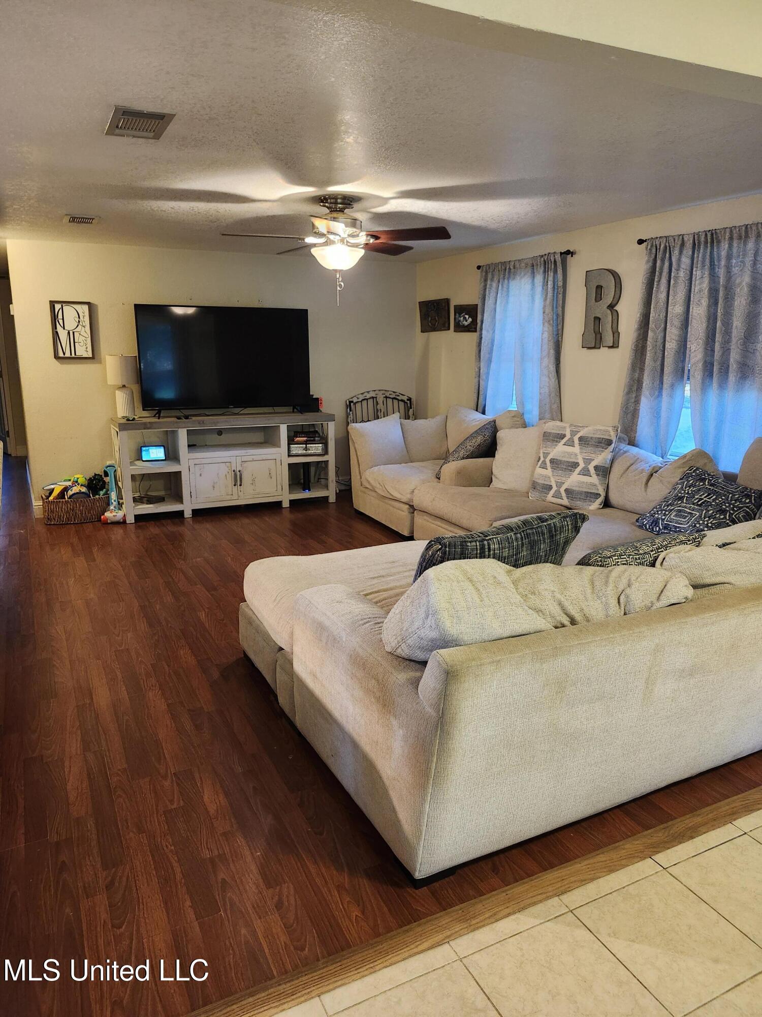 2512 Bahama Drive, Gautier, Mississippi image 5