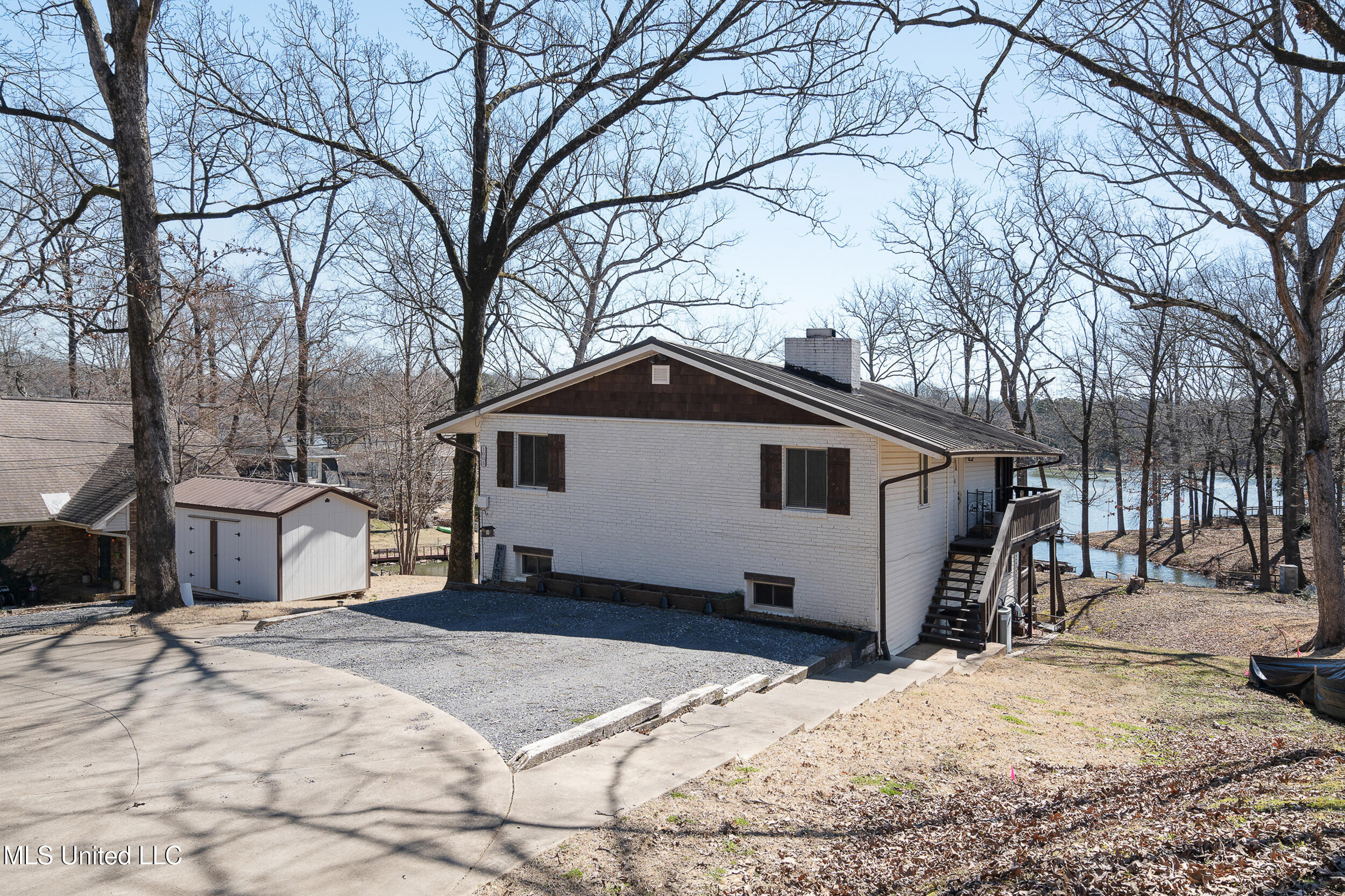 1005 N Thunderbird Drive, Hernando, Mississippi image 2