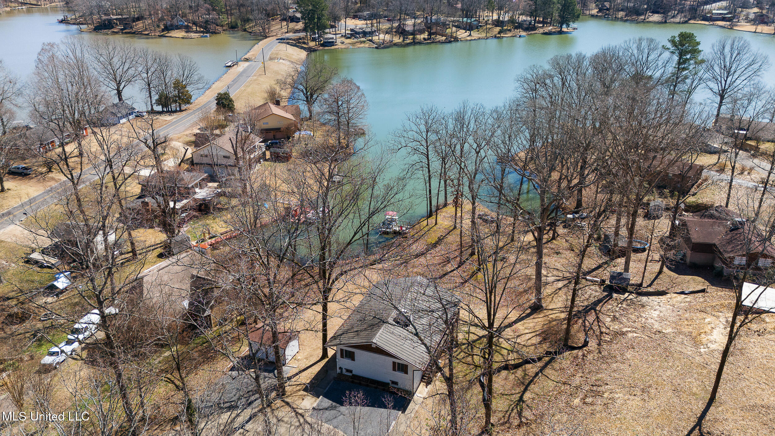 1005 N Thunderbird Drive, Hernando, Mississippi image 4