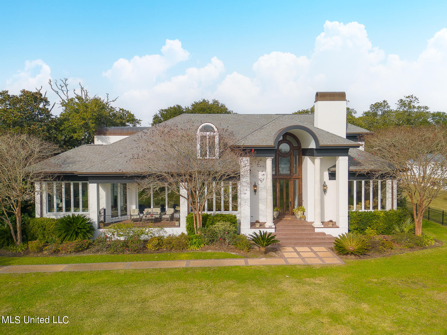 1600 Beach Drive, Gulfport, Mississippi image 1