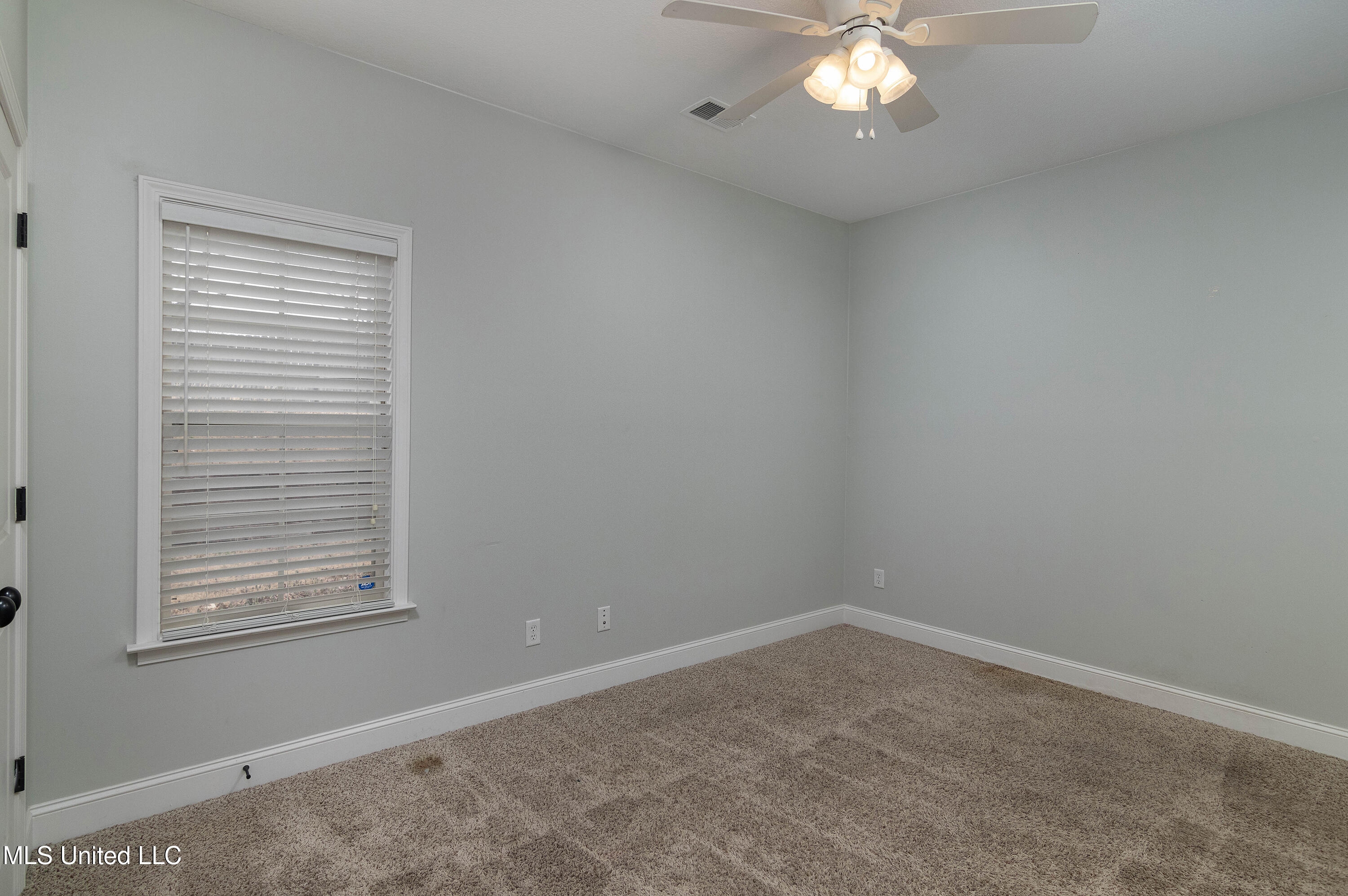 1390 E Lake Front Drive, Hernando, Mississippi image 16