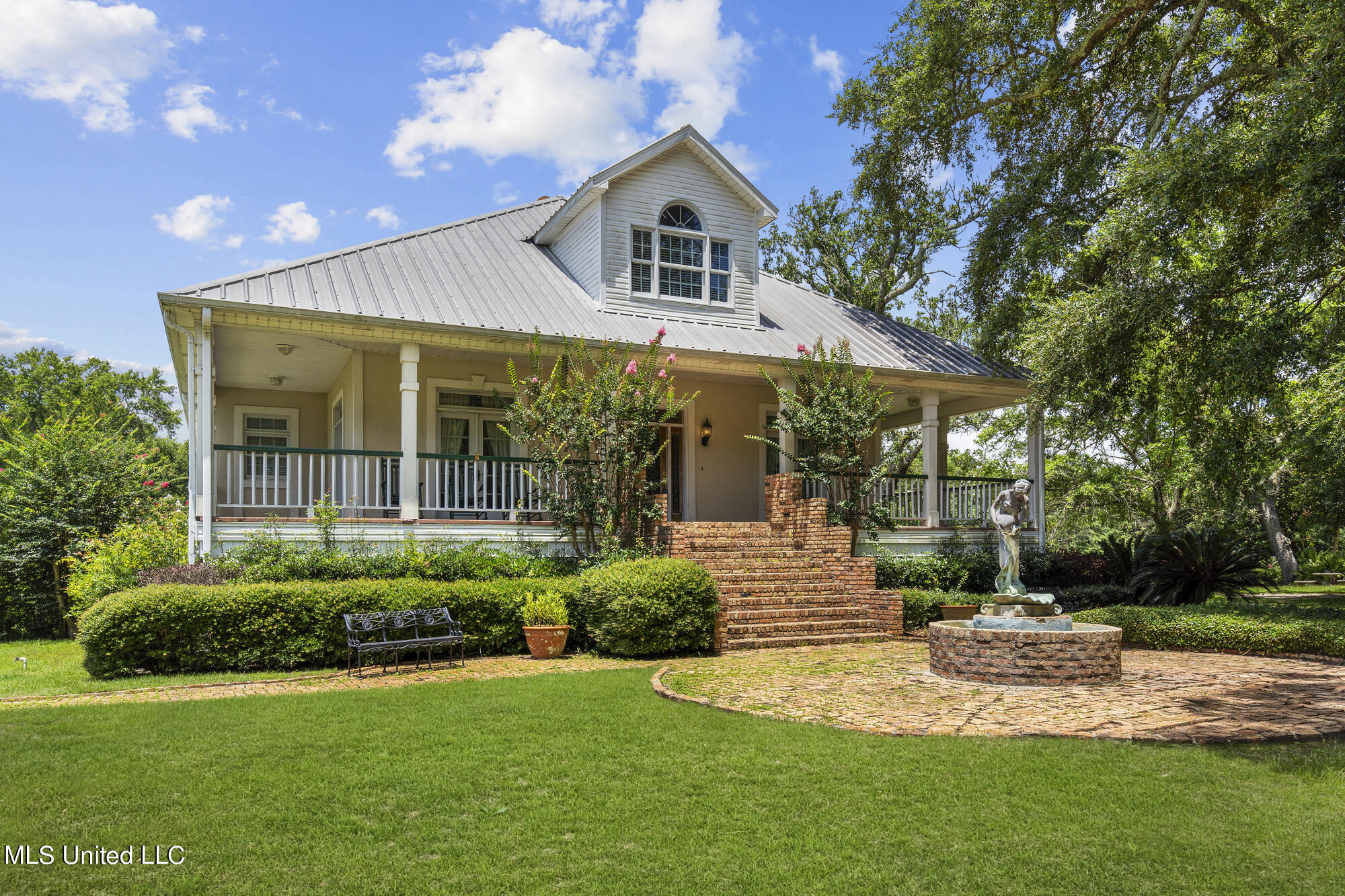 1401 Ladnier Road, Gautier, Mississippi image 2