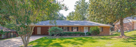 Homes For Sale - 1011 Laurelwood Drive<br/> Clinton, MS 39056
