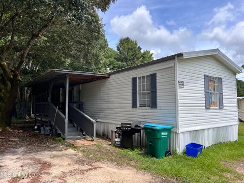 Mobile Home For Sale - 1820 Broadmoor Drive<br/> Gautier, MS 39553