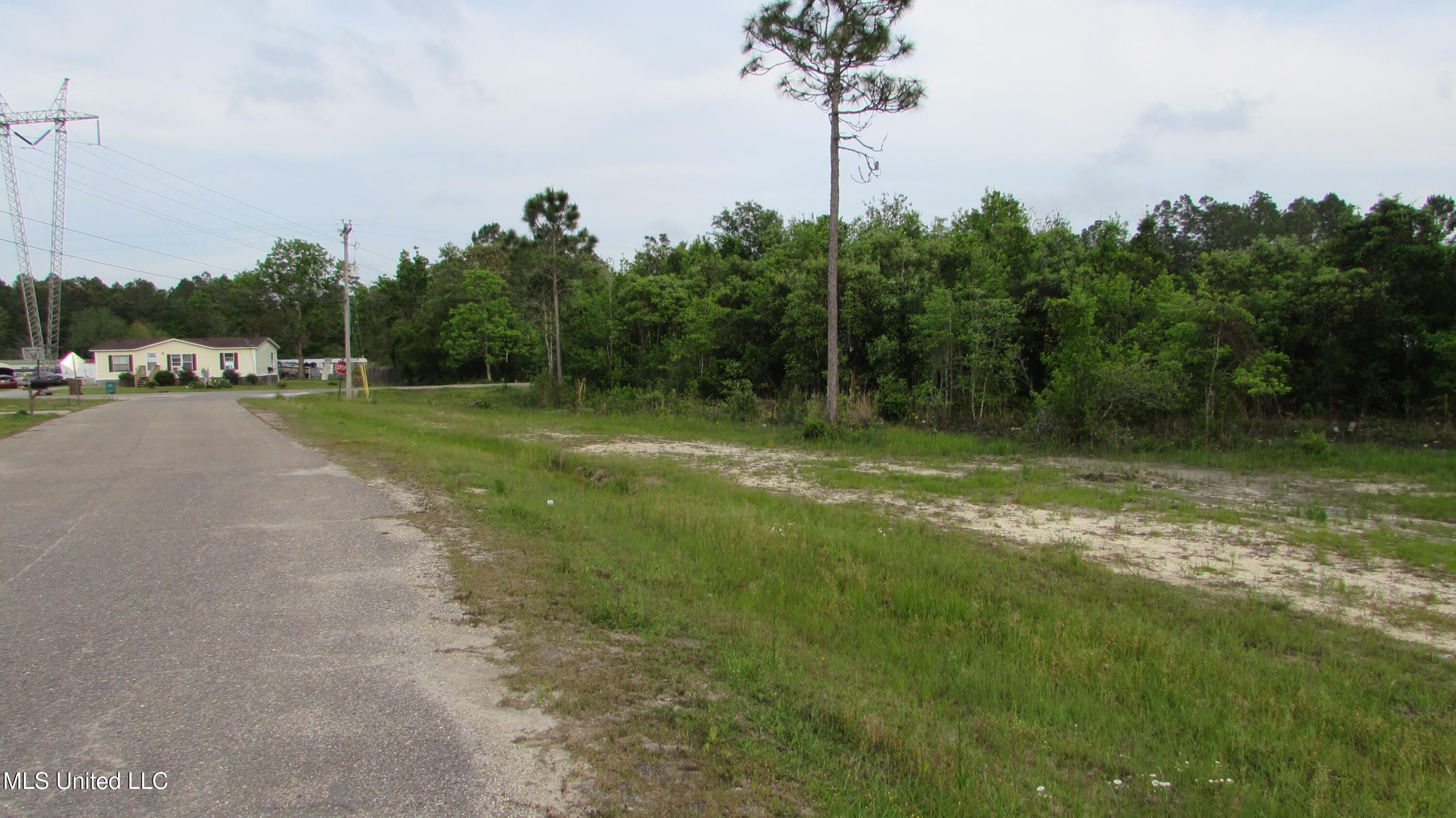 20085 Charred Road, Saucier, Mississippi image 4