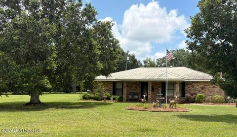 Homes For Sale - 5901 Slater Circle<br/> Moss Point, MS 39562