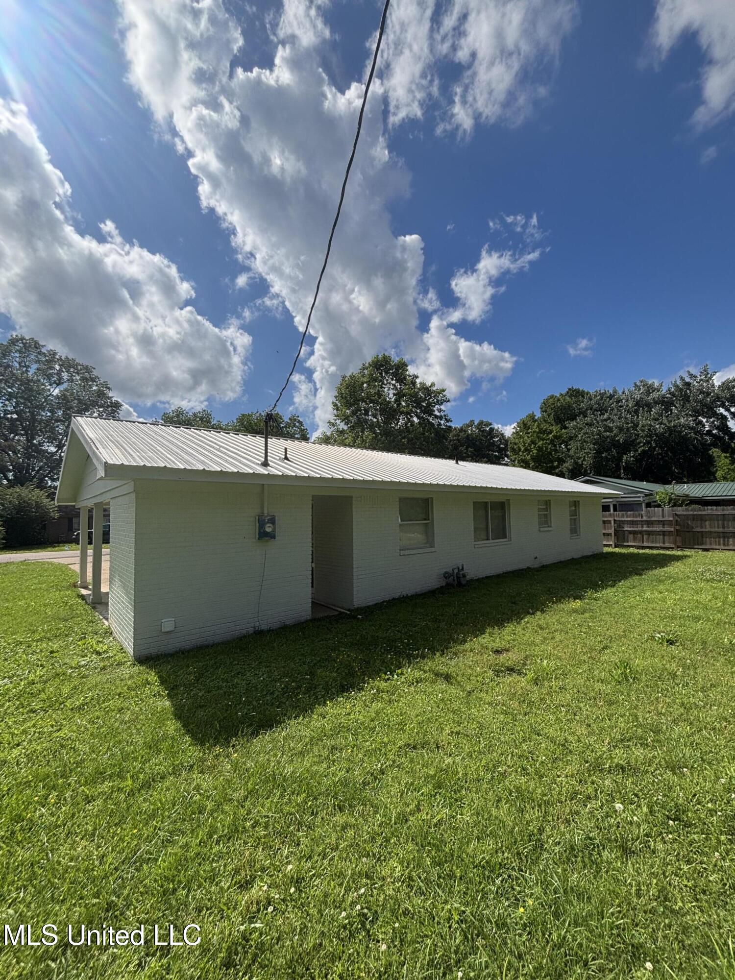 230 Greenbriar Circle, Holly Springs, Mississippi image 3