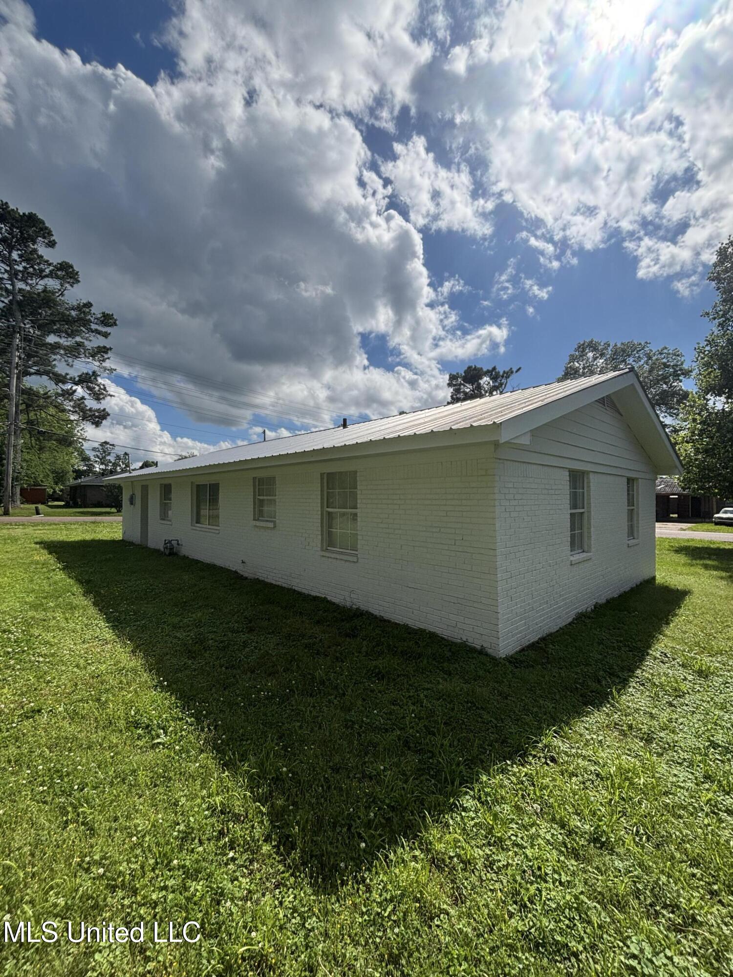 230 Greenbriar Circle, Holly Springs, Mississippi image 4