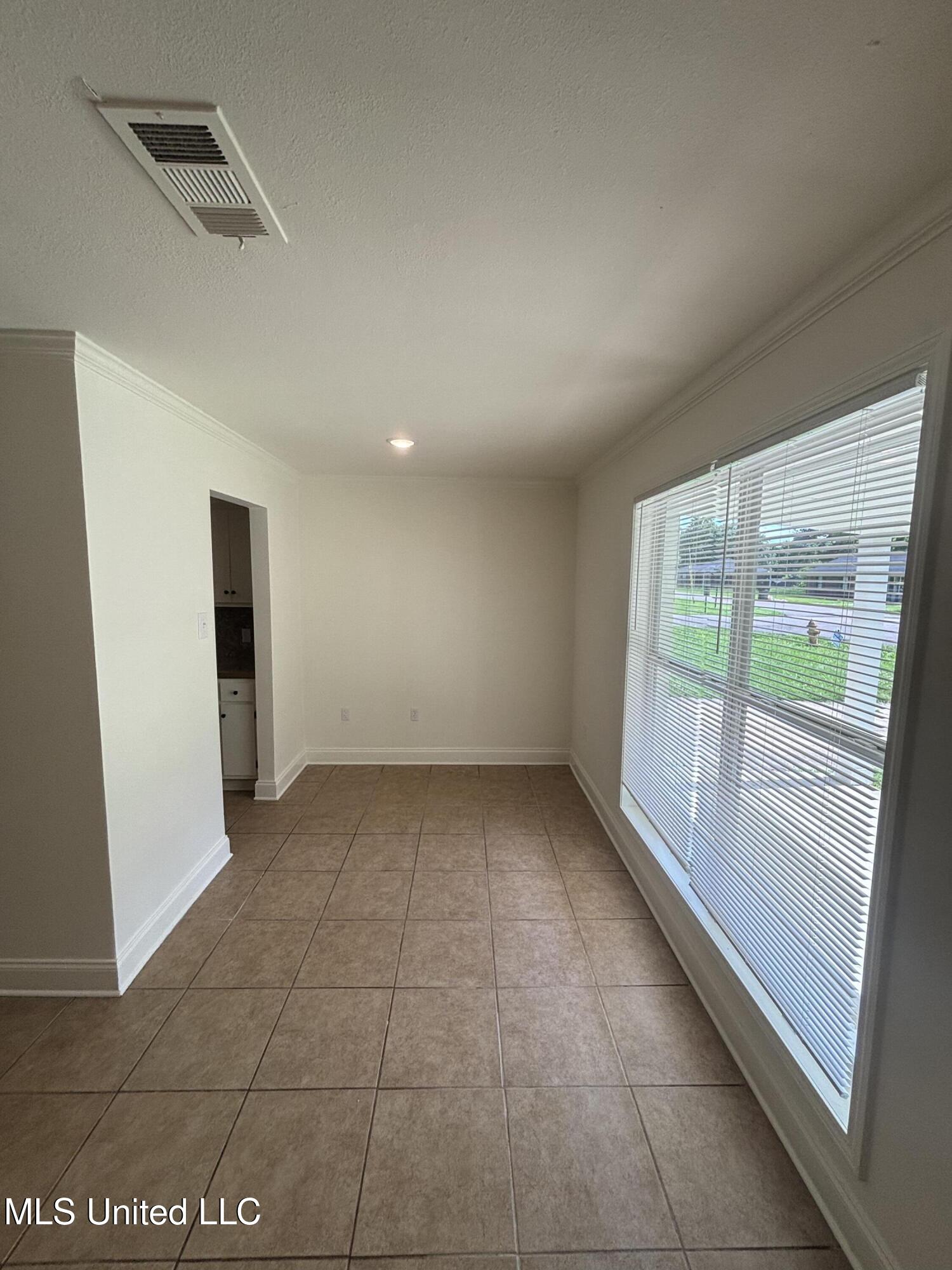 230 Greenbriar Circle, Holly Springs, Mississippi image 6