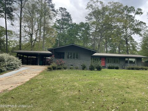 Homes For Sale - 107 Woodland Hill Drive<br/> Brookhaven, MS 39601